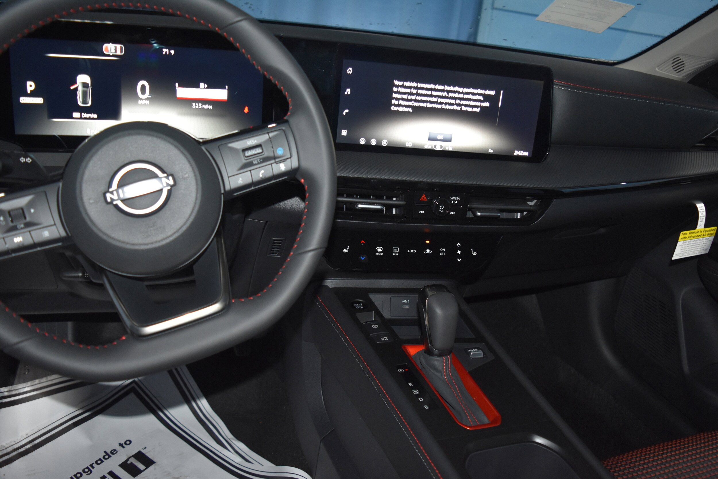 2026 Nissan Kicks SR photo 3