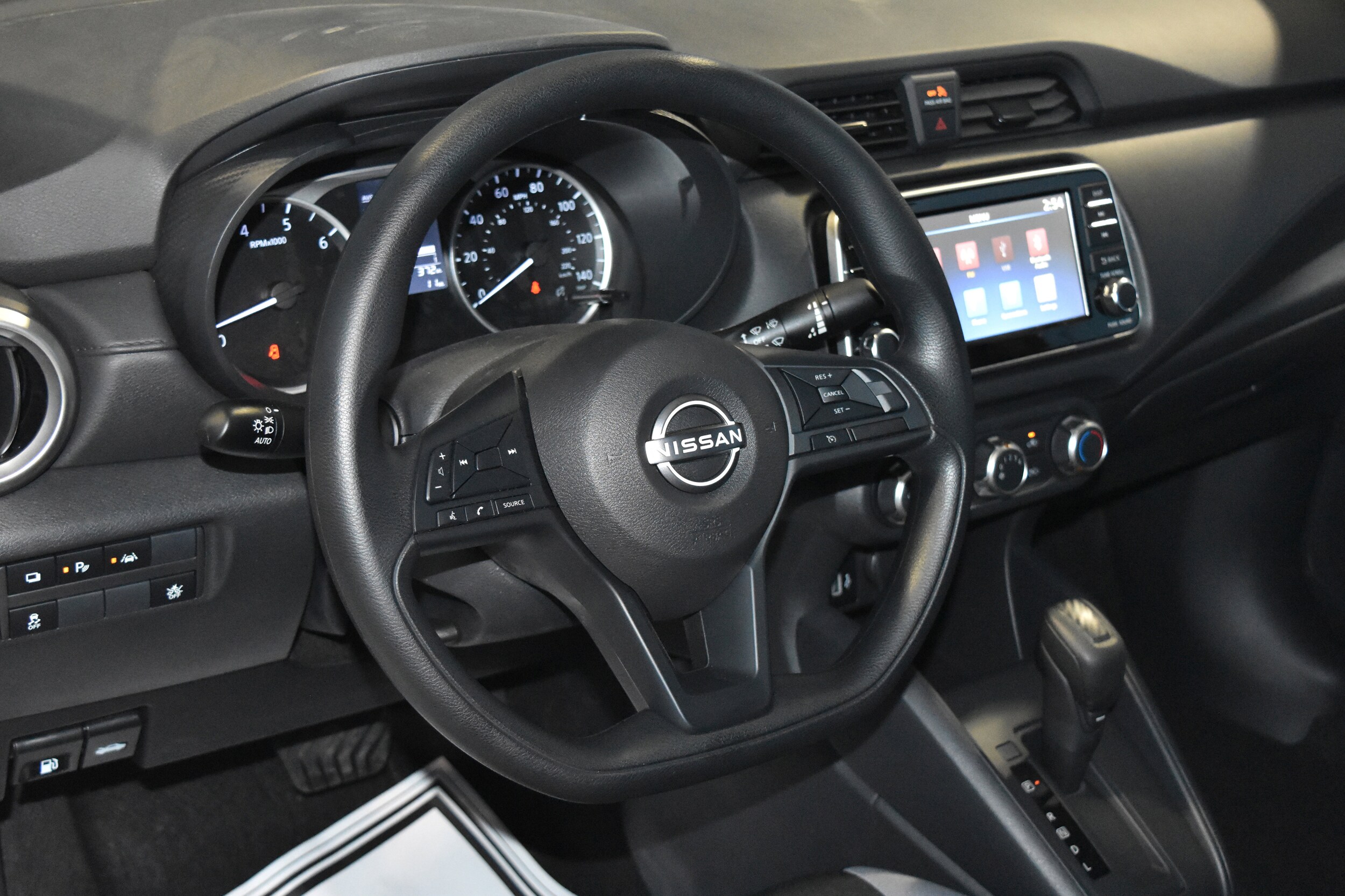 2025 Nissan Versa 1.6 S photo 2