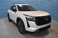 2026 Nissan Pathfinder Platinum SUV