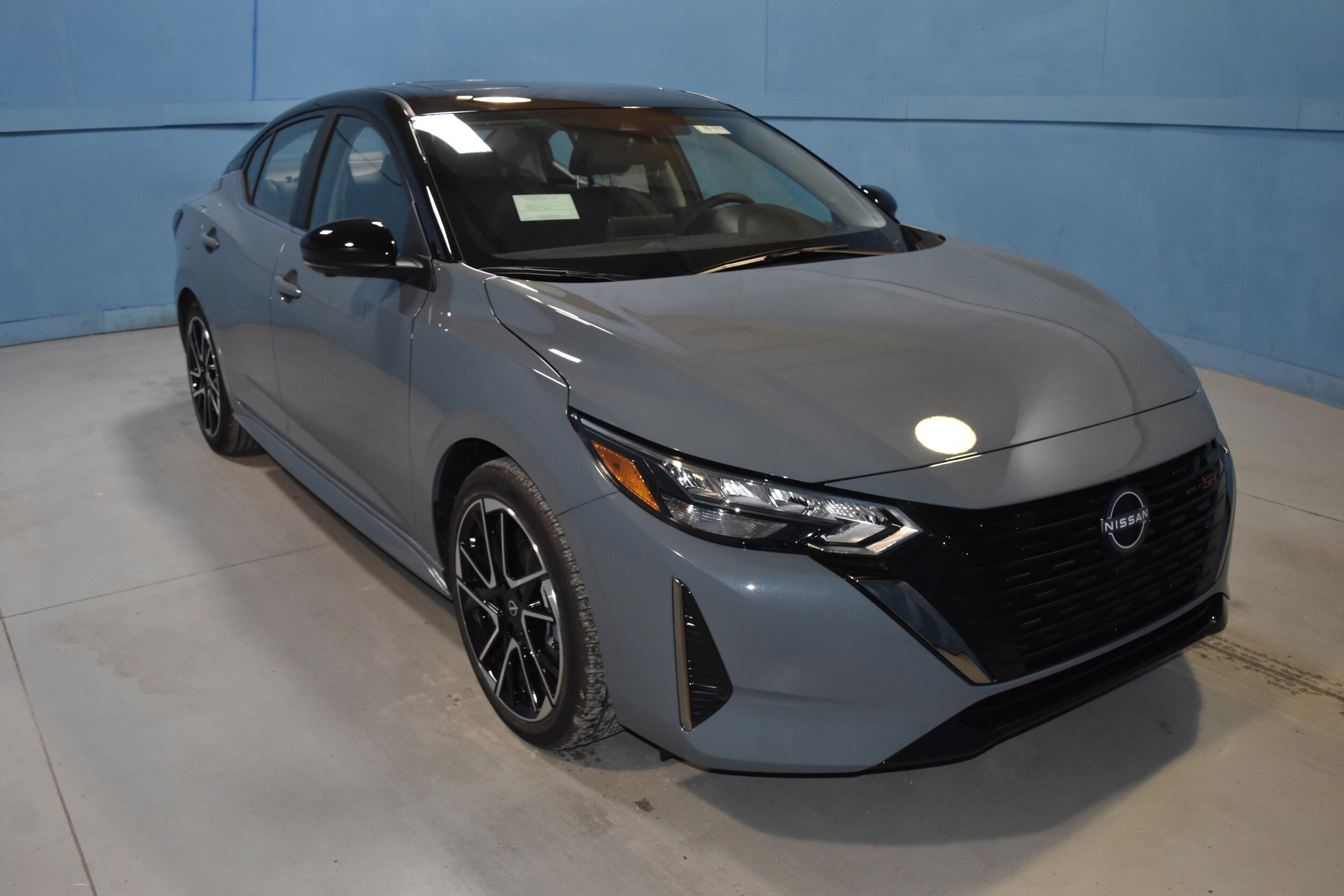 2025 Nissan Sentra SR photo 2