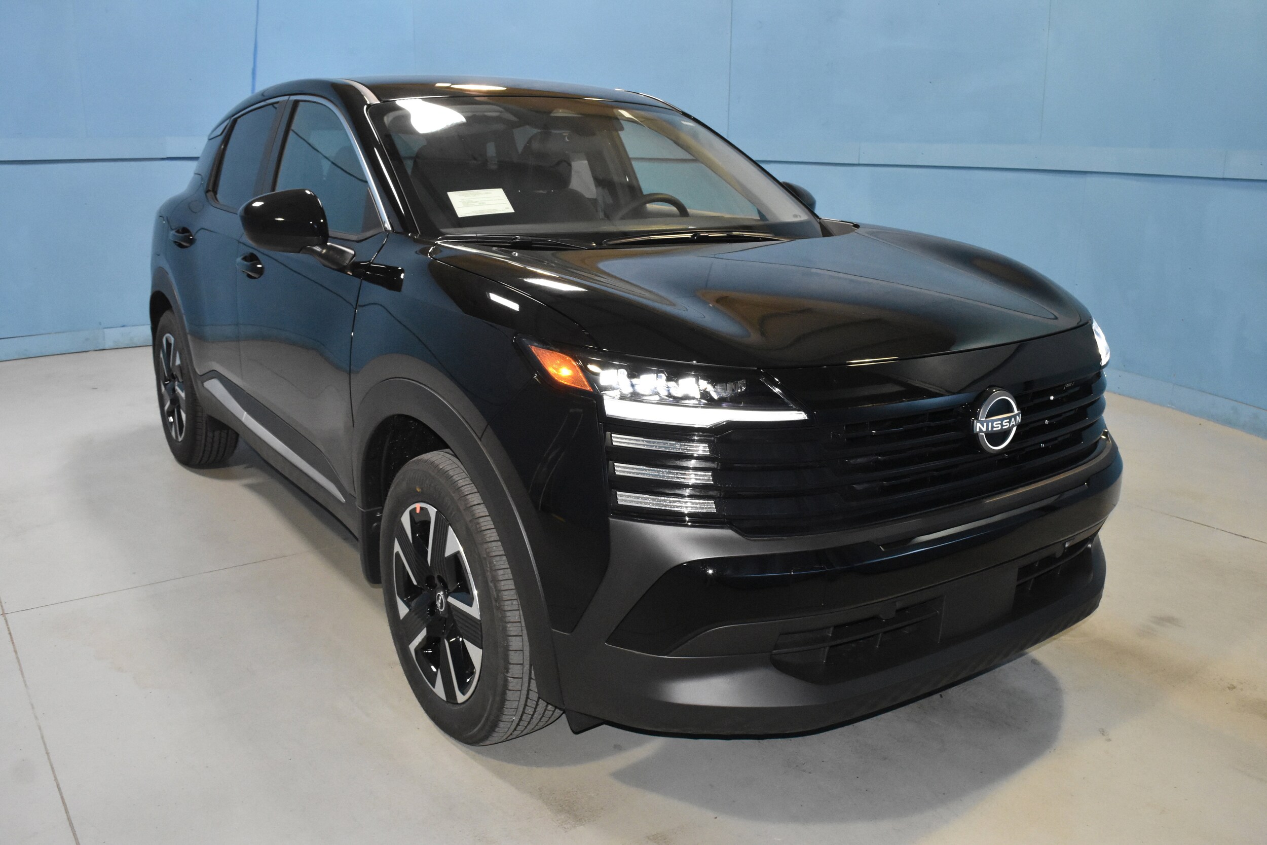2025 Nissan Kicks SV photo 2