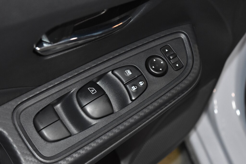 New 2025 Nissan Versa 1.6 SV Sedan