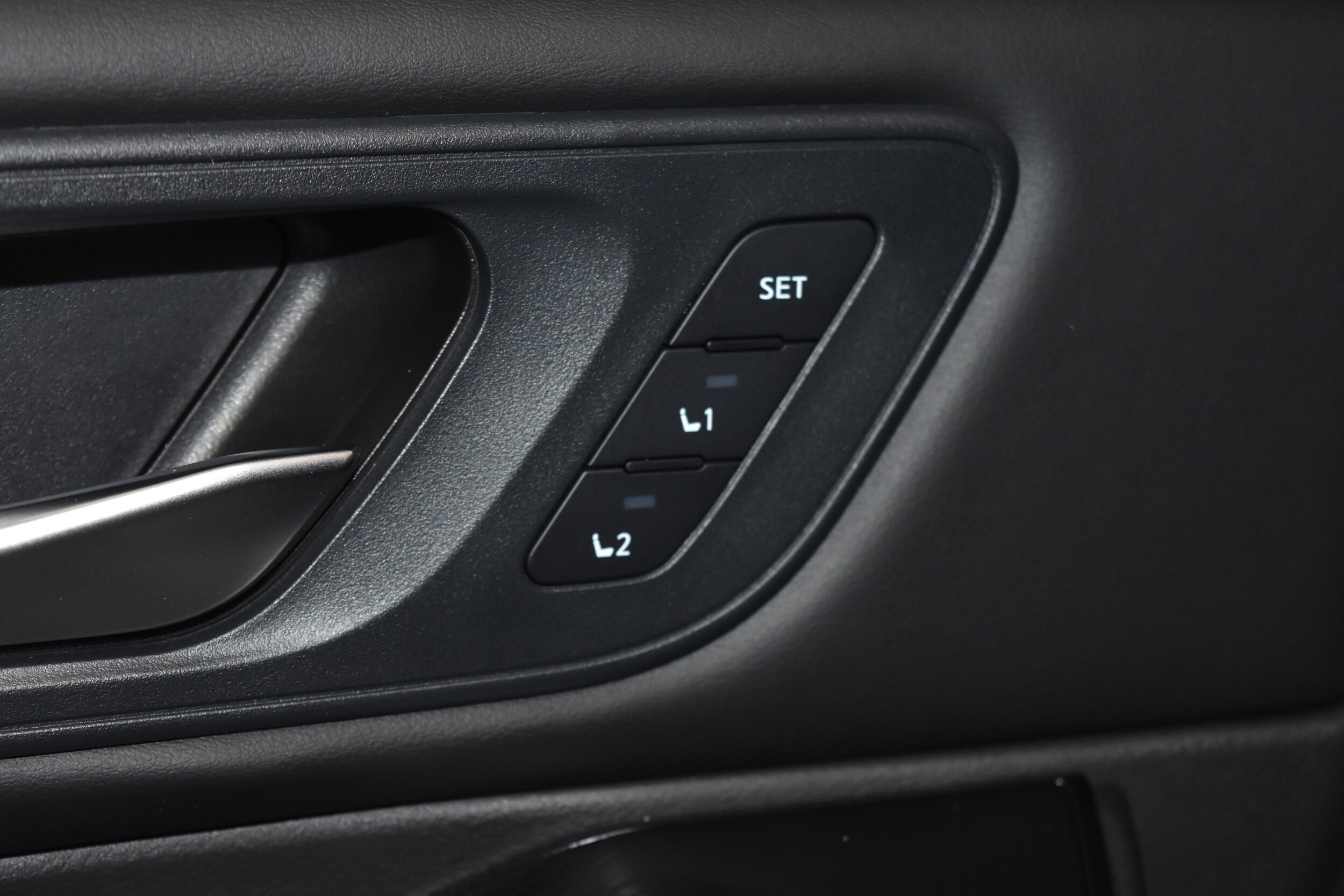 2026 Nissan Rogue SV photo 5