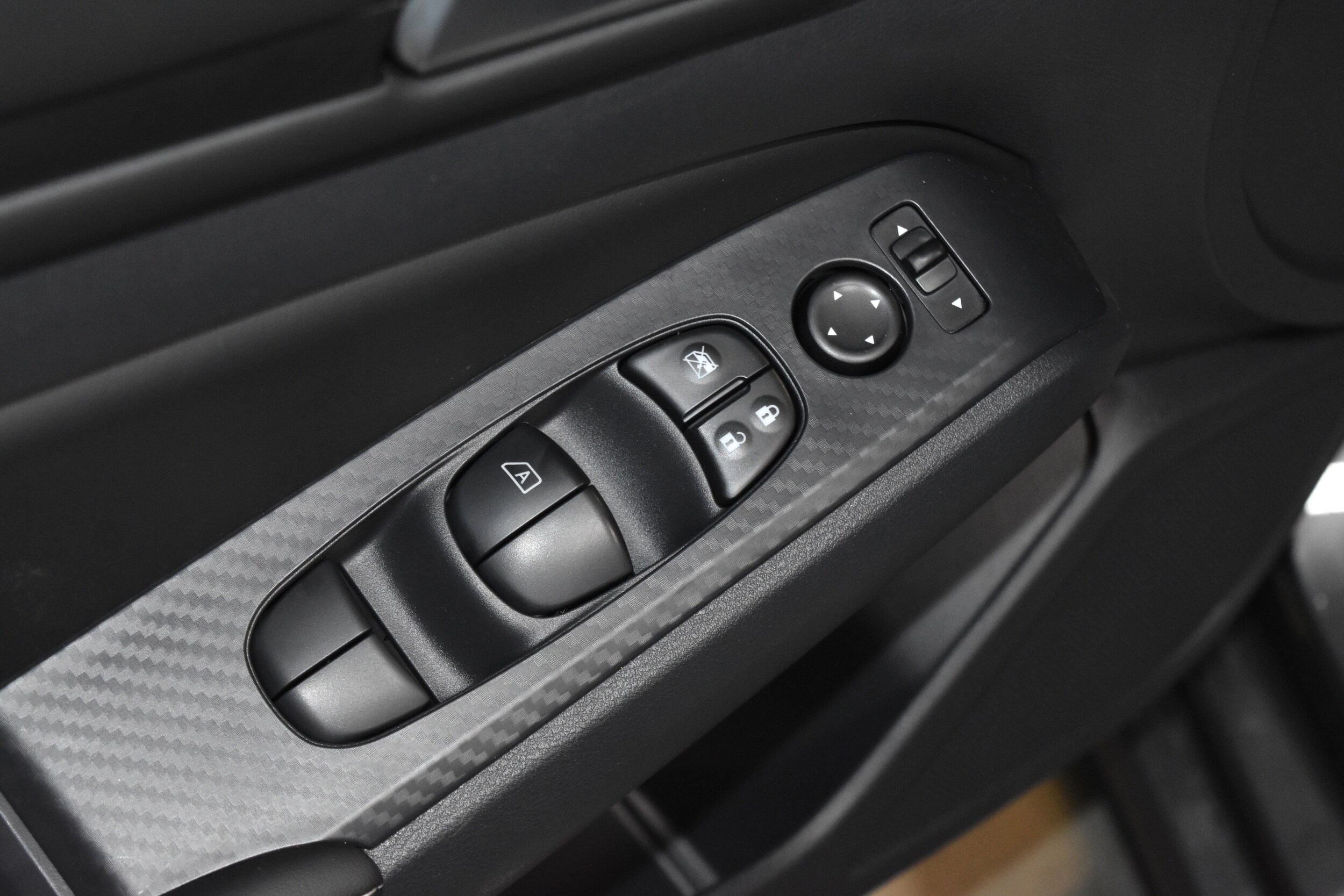 2025 Nissan Altima SV photo 3