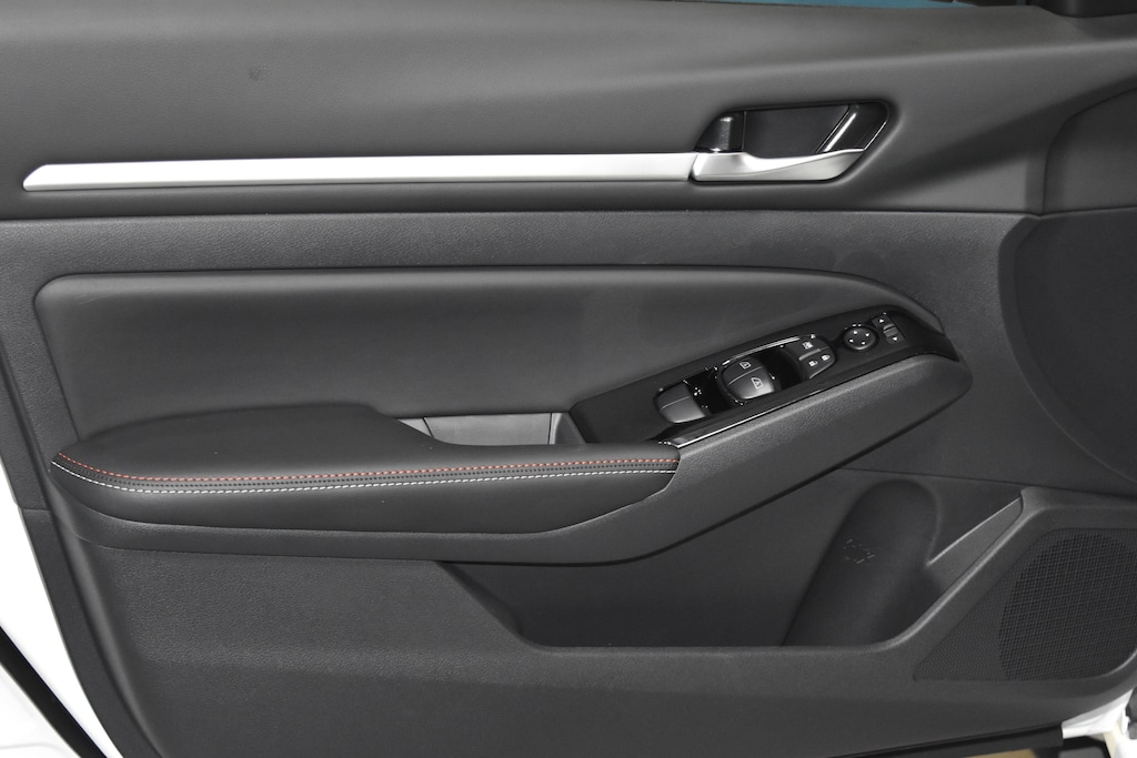 New 2025 Nissan Altima SR Sedan