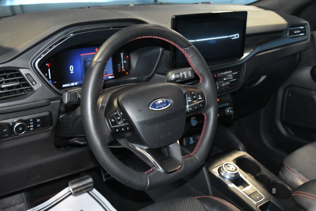 2023 Ford Escape ST-Line Select photo 2