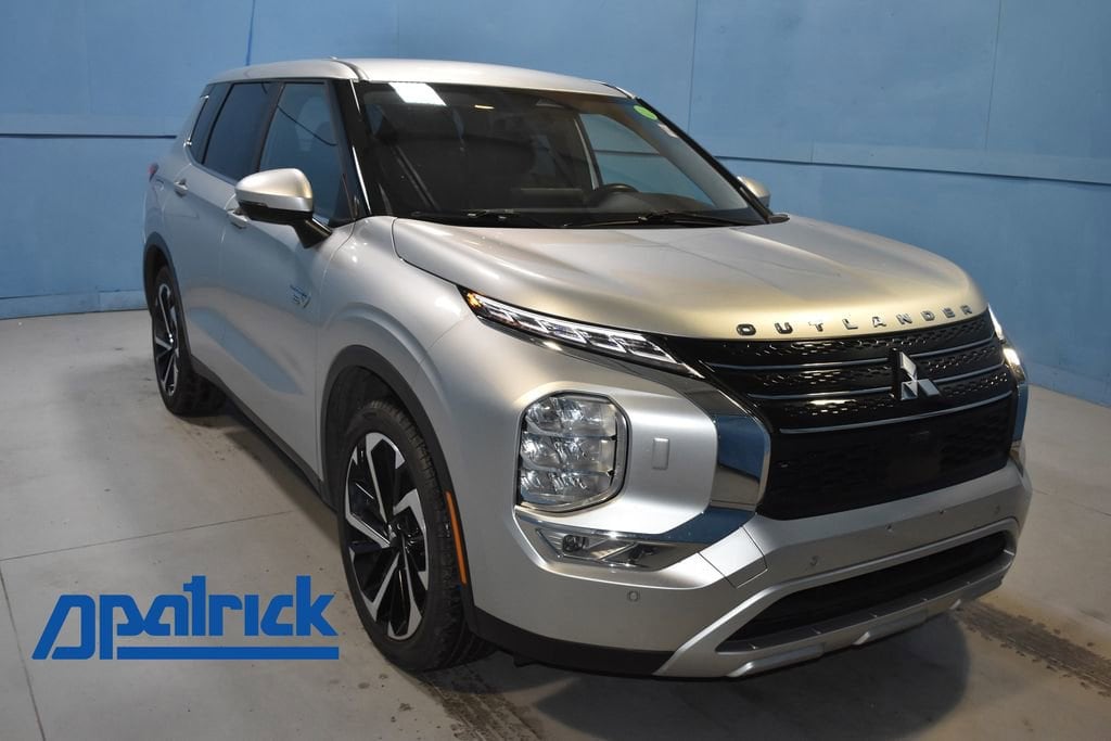 2024 Mitsubishi Outlander Plug-in Hybrid SE's photo