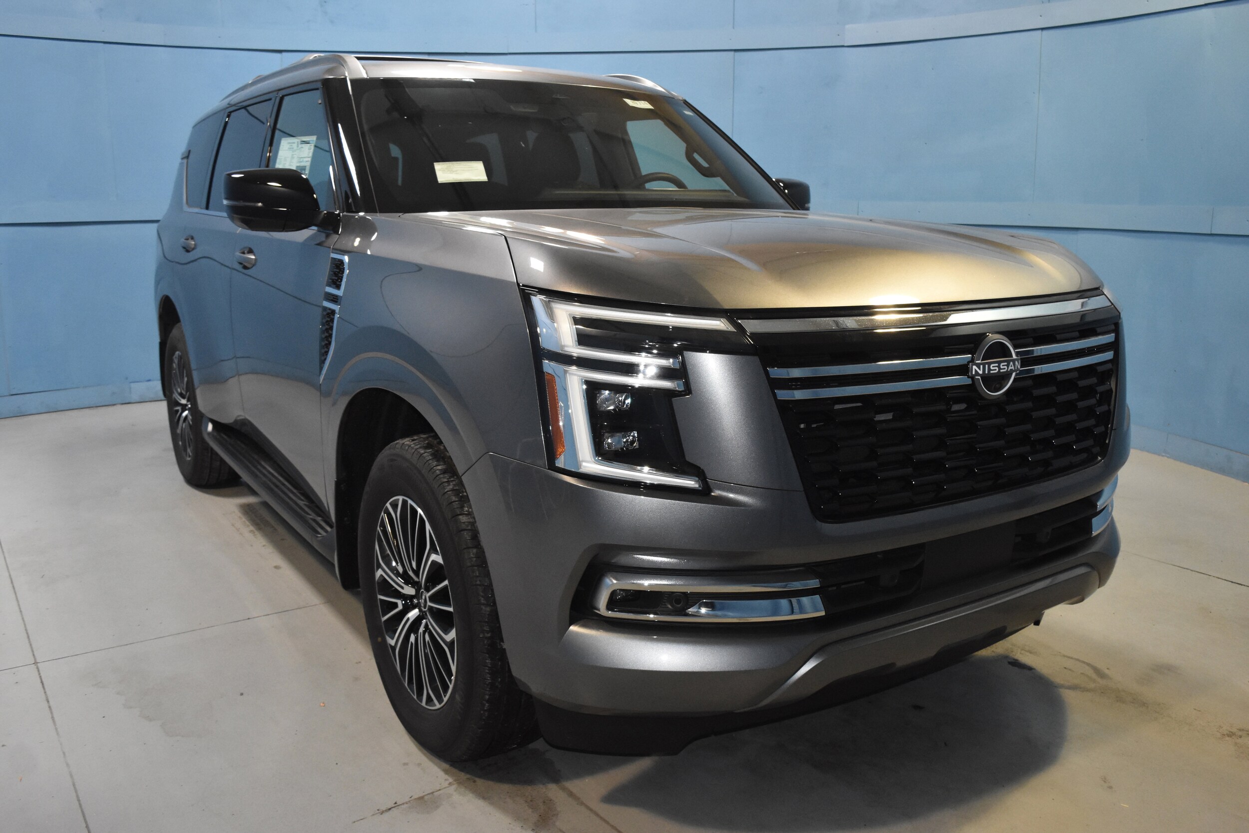 2025 Nissan Armada Platinum photo 2