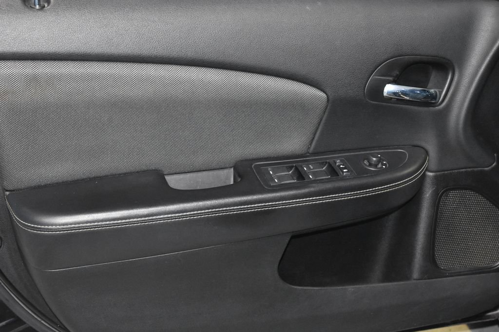 2013 Dodge Avenger SXT photo 3