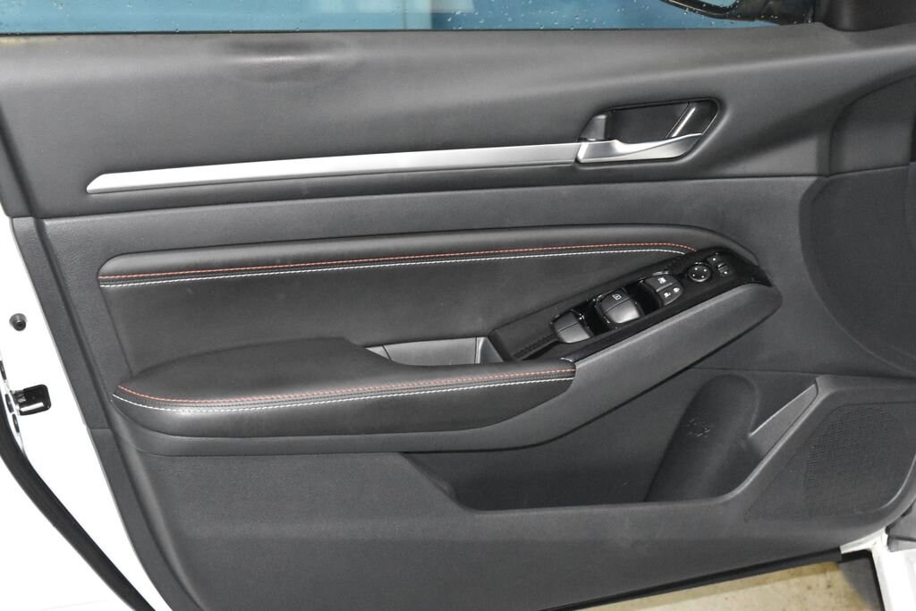 Used 2023 Nissan Altima 2.5 SR 4D Sedan