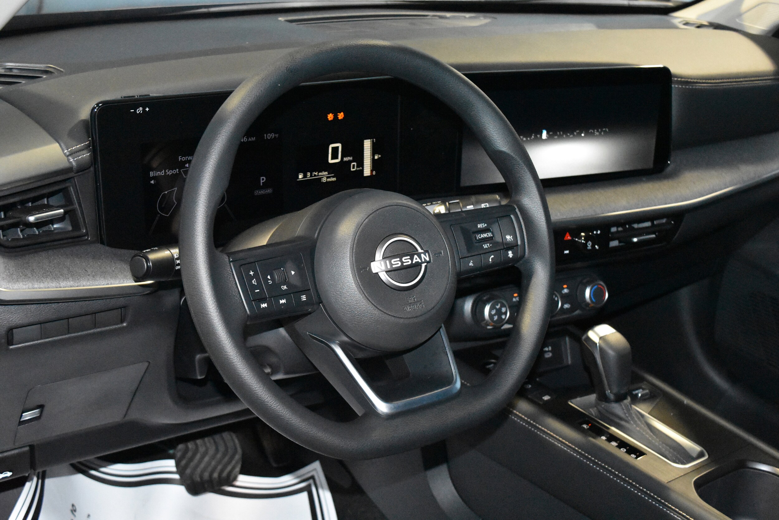 2025 Nissan Kicks SV photo 3