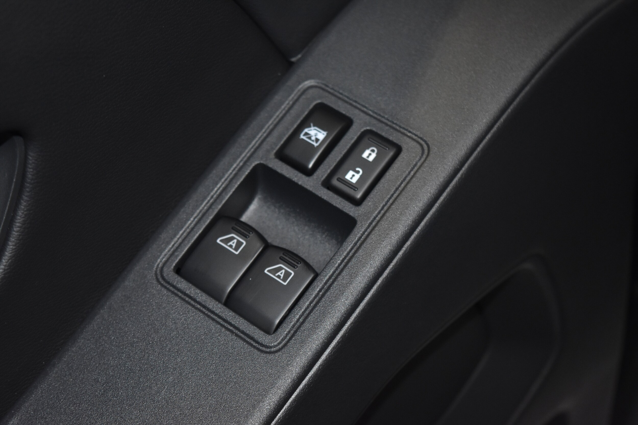 2026 Nissan Frontier S photo 4