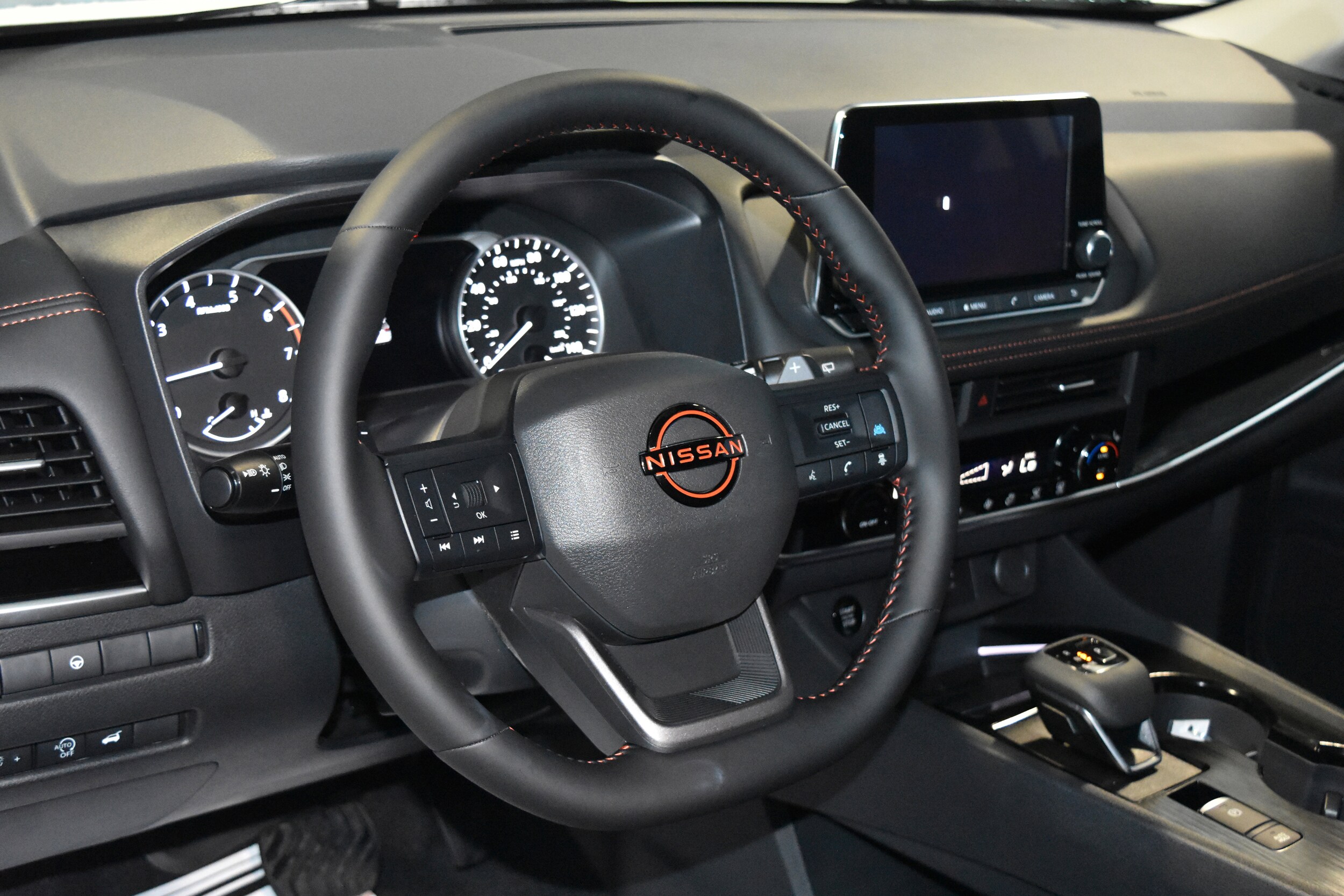 2026 Nissan Rogue SV photo 3