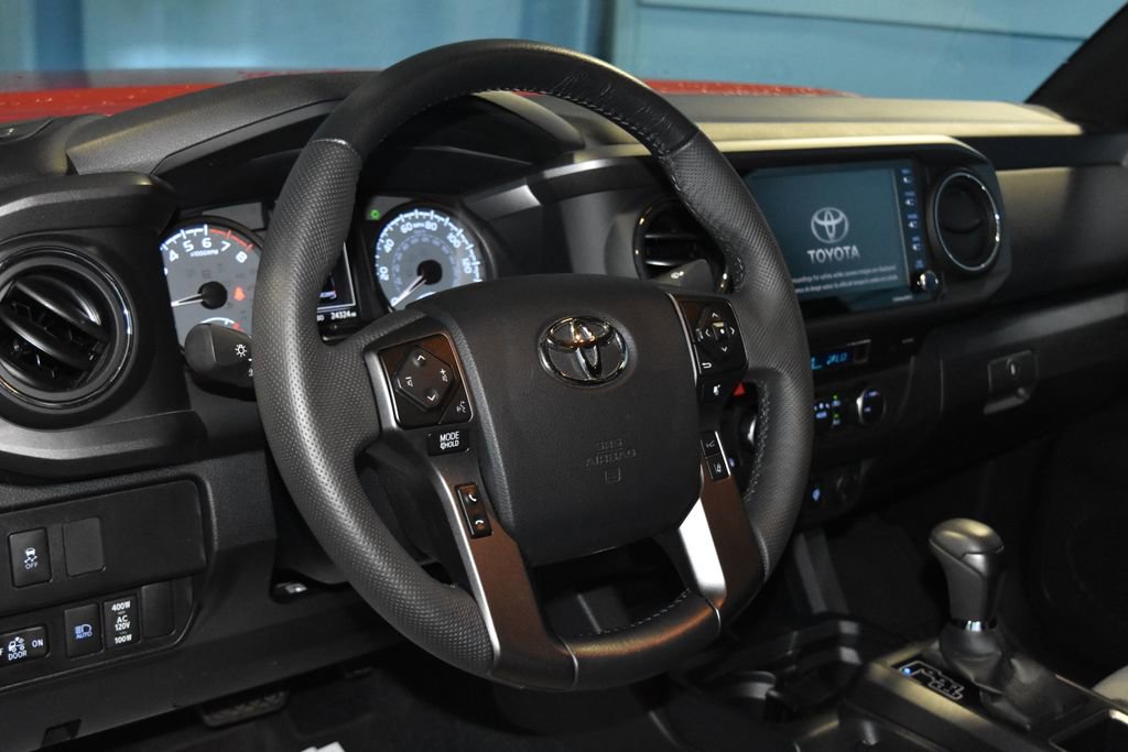 2023 Toyota Tacoma TRD Off-Road Double Cab V6 photo 2