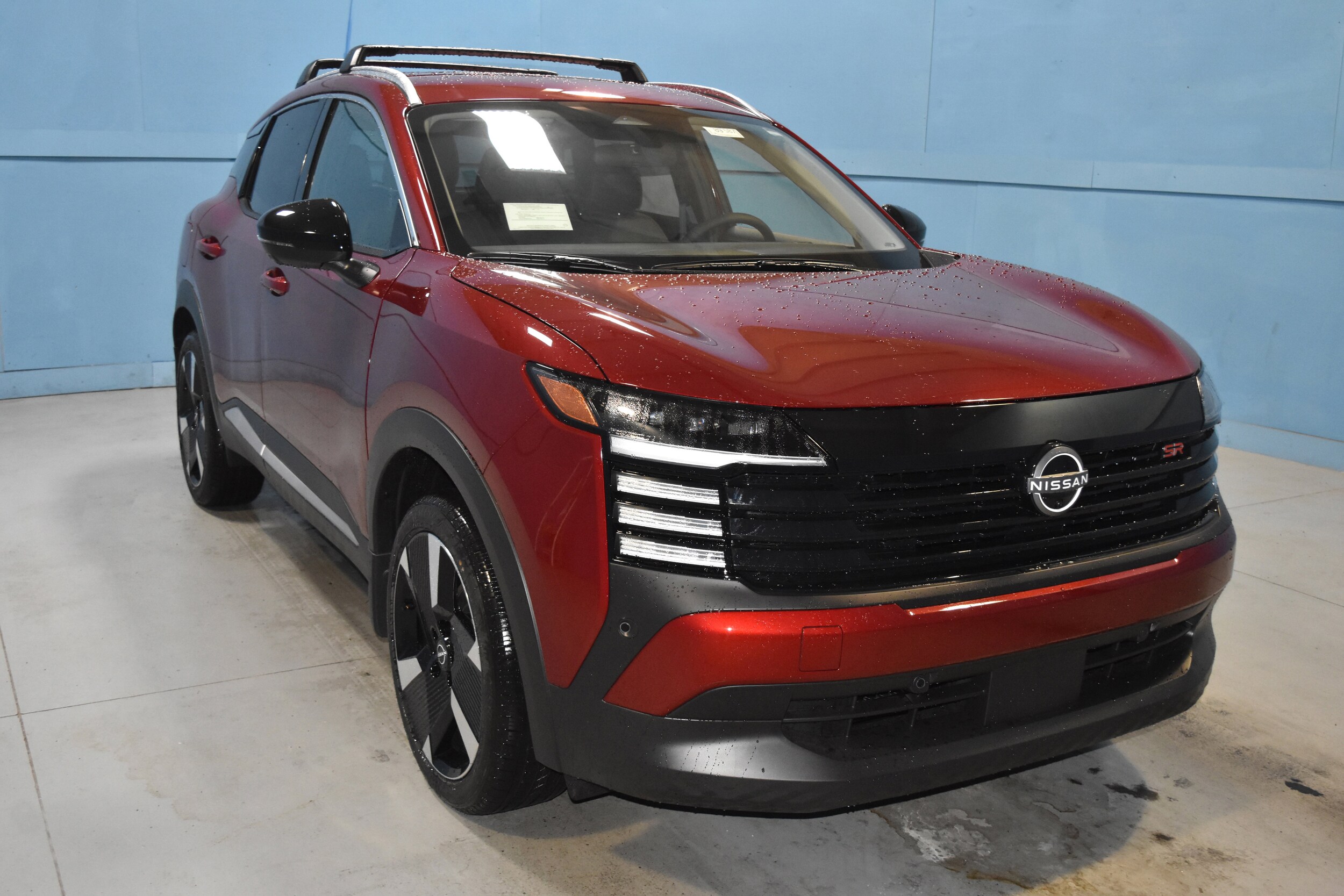 2026 Nissan Kicks SR photo 2