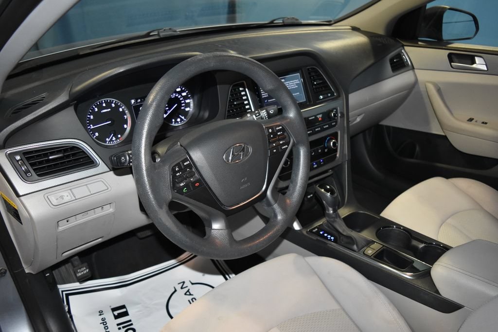 Used 2016 Hyundai Sonata SE with VIN 5NPE24AF9GH288981 for sale in Evansville, IN