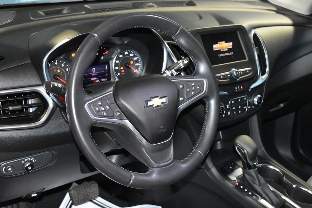 Used 2022 Chevrolet Equinox LT with VIN 3GNAXUEV3NL219838 for sale in Evansville, IN
