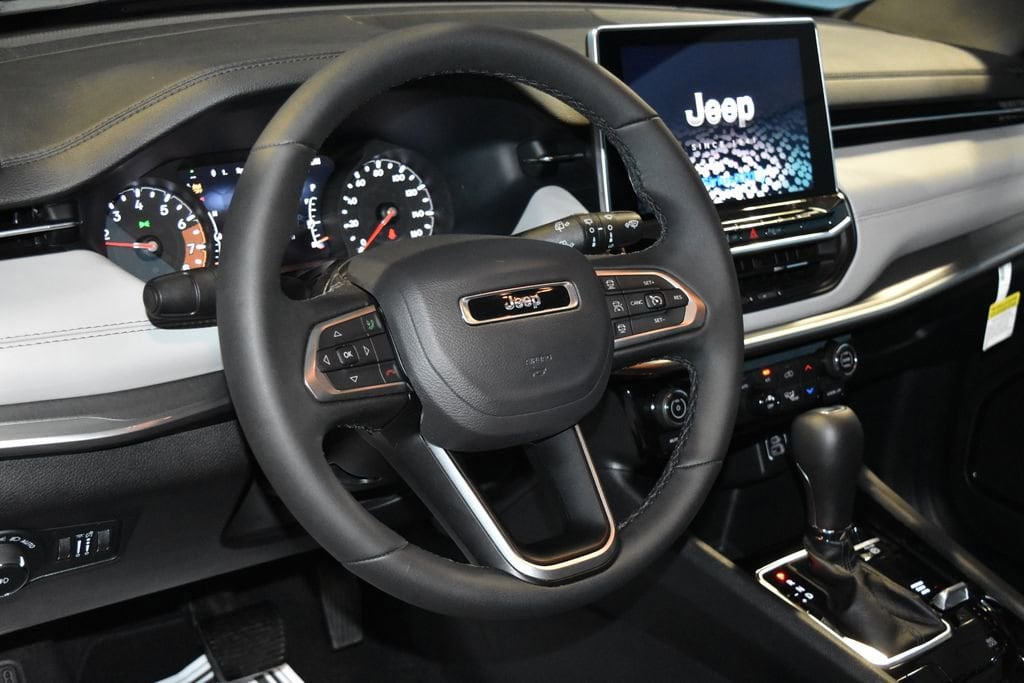 Used 2025 Jeep Compass Limited with VIN 3C4NJDCN8ST511799 for sale in Evansville, IN