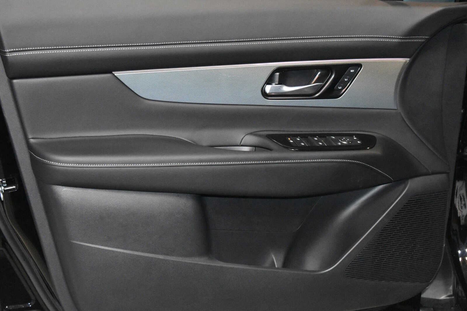 2025 Nissan Murano SL photo 3