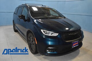 2025 Chrysler Pacifica Limited 4D Passenger Van
