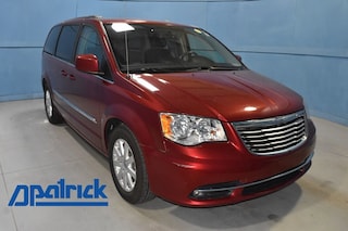 2016 Chrysler Town & Country Touring 4D Passenger Van
