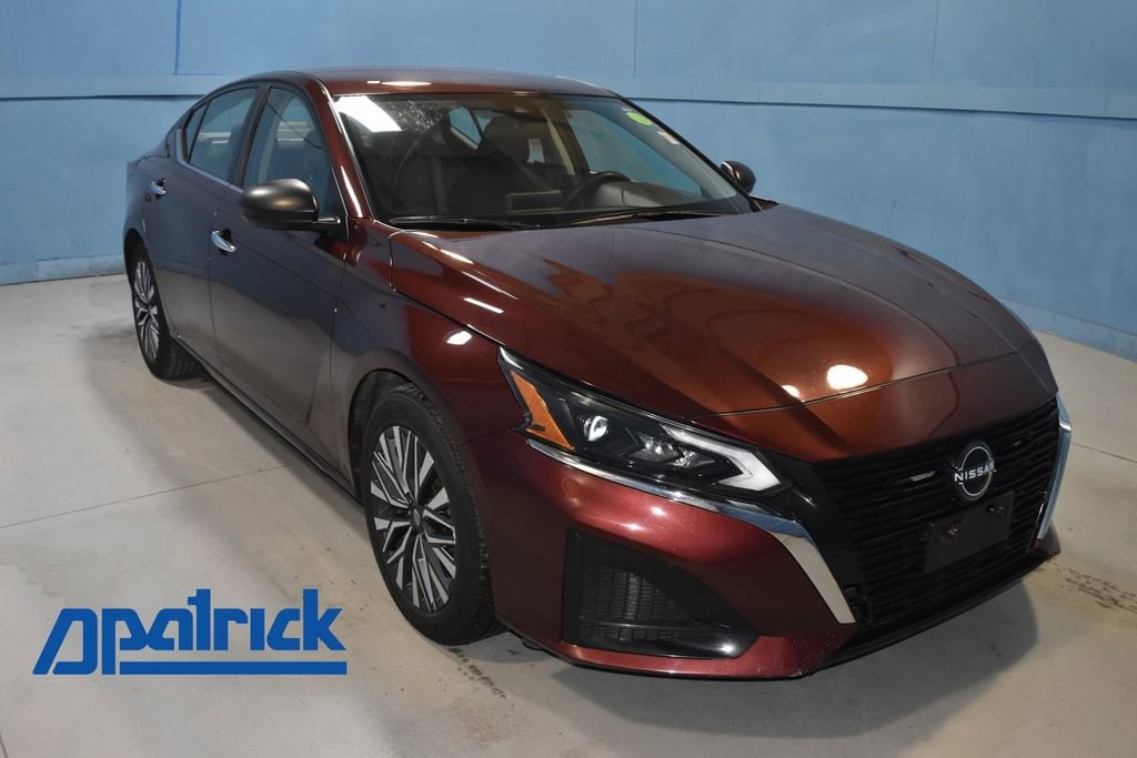 Used 2024 Nissan Altima 2.5 SV 4D Sedan