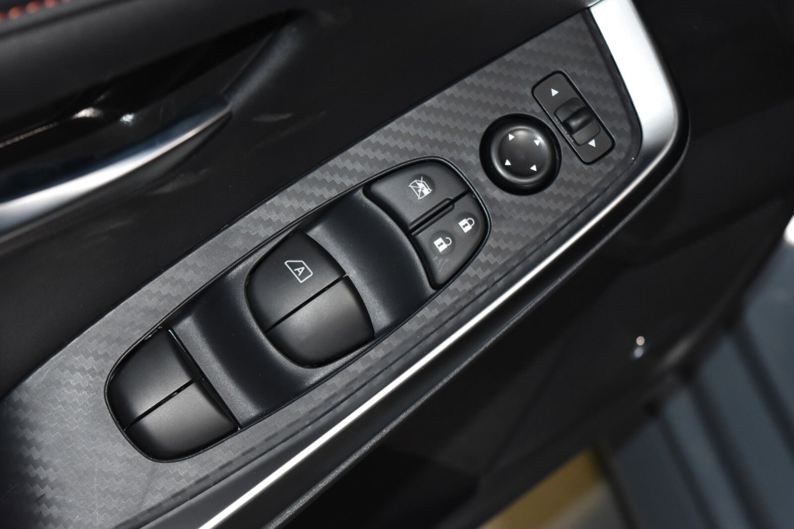 2025 Nissan Sentra SR photo 4