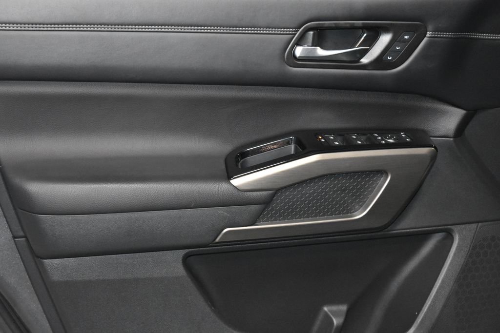 2024 Nissan Pathfinder Platinum photo 4