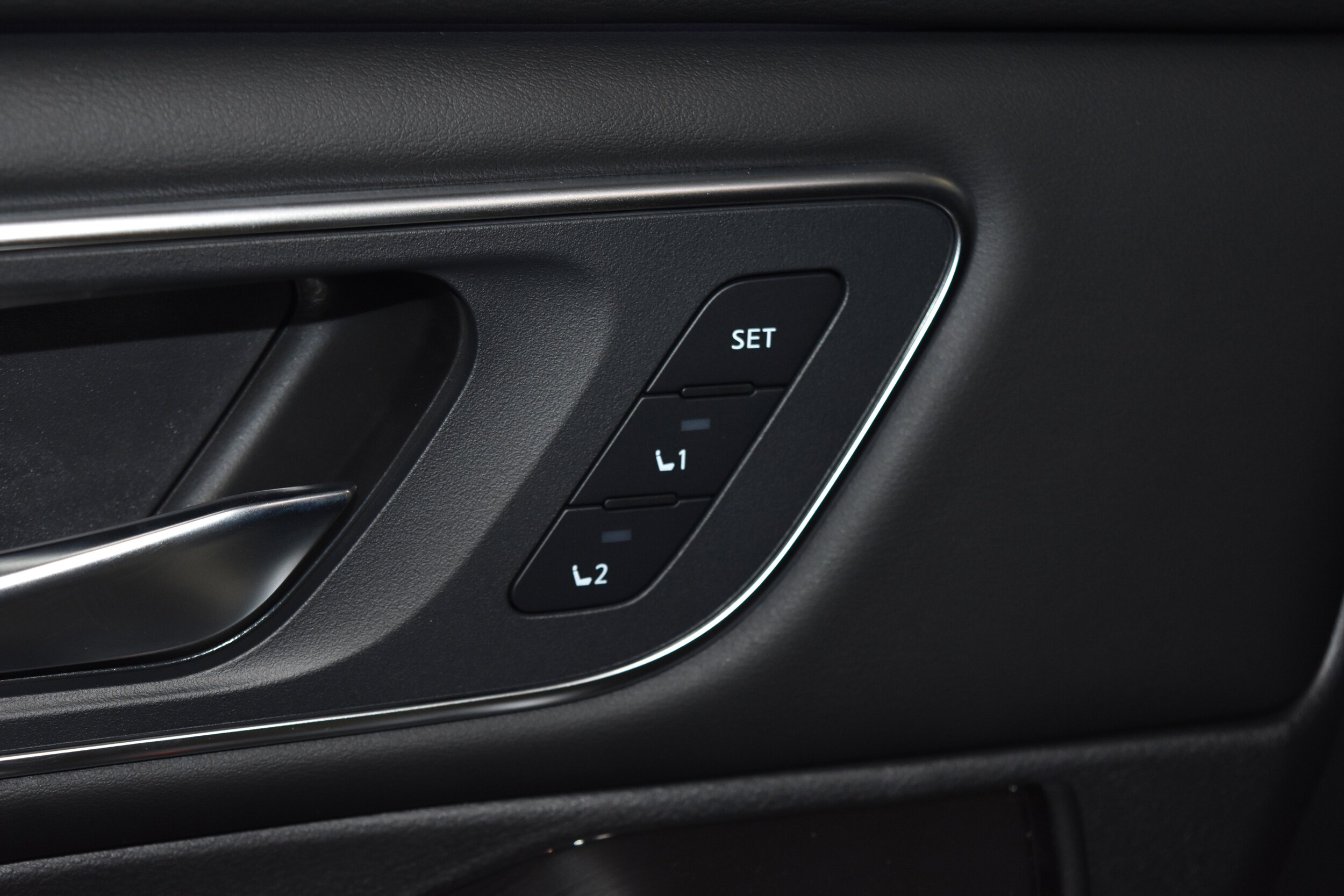 2026 Nissan Rogue Platinum photo 4