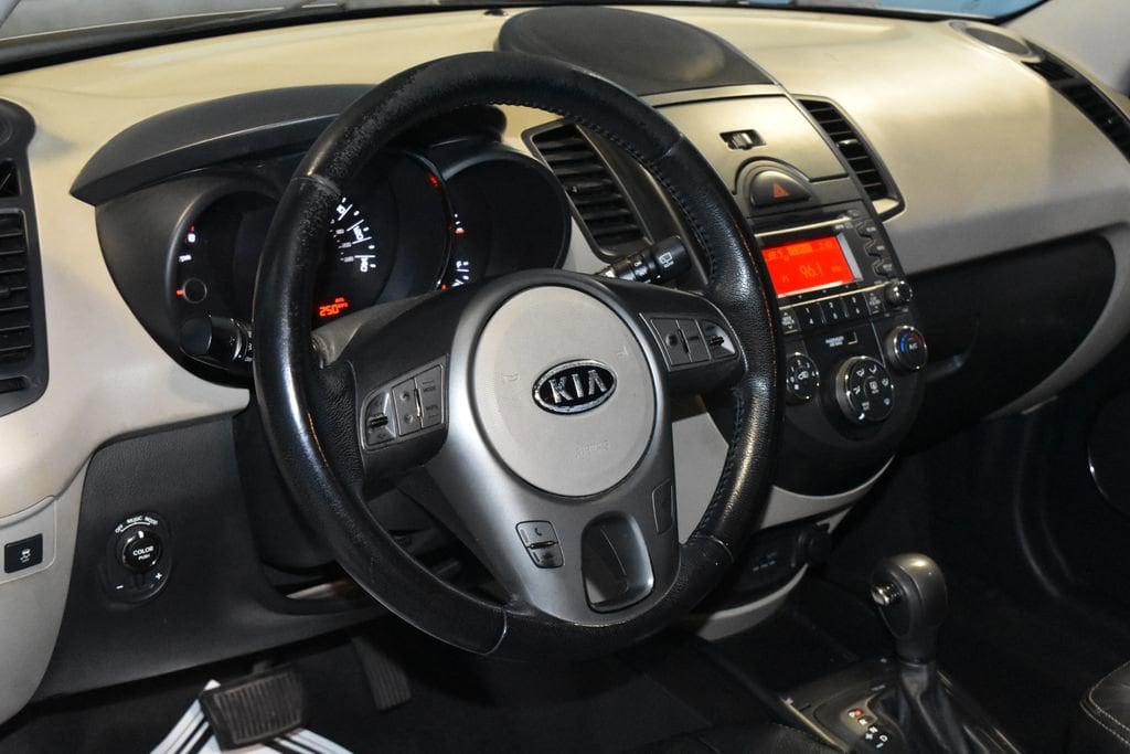 Used 2011 Kia Soul Base with VIN KNDJT2A2XB7297991 for sale in Evansville, IN