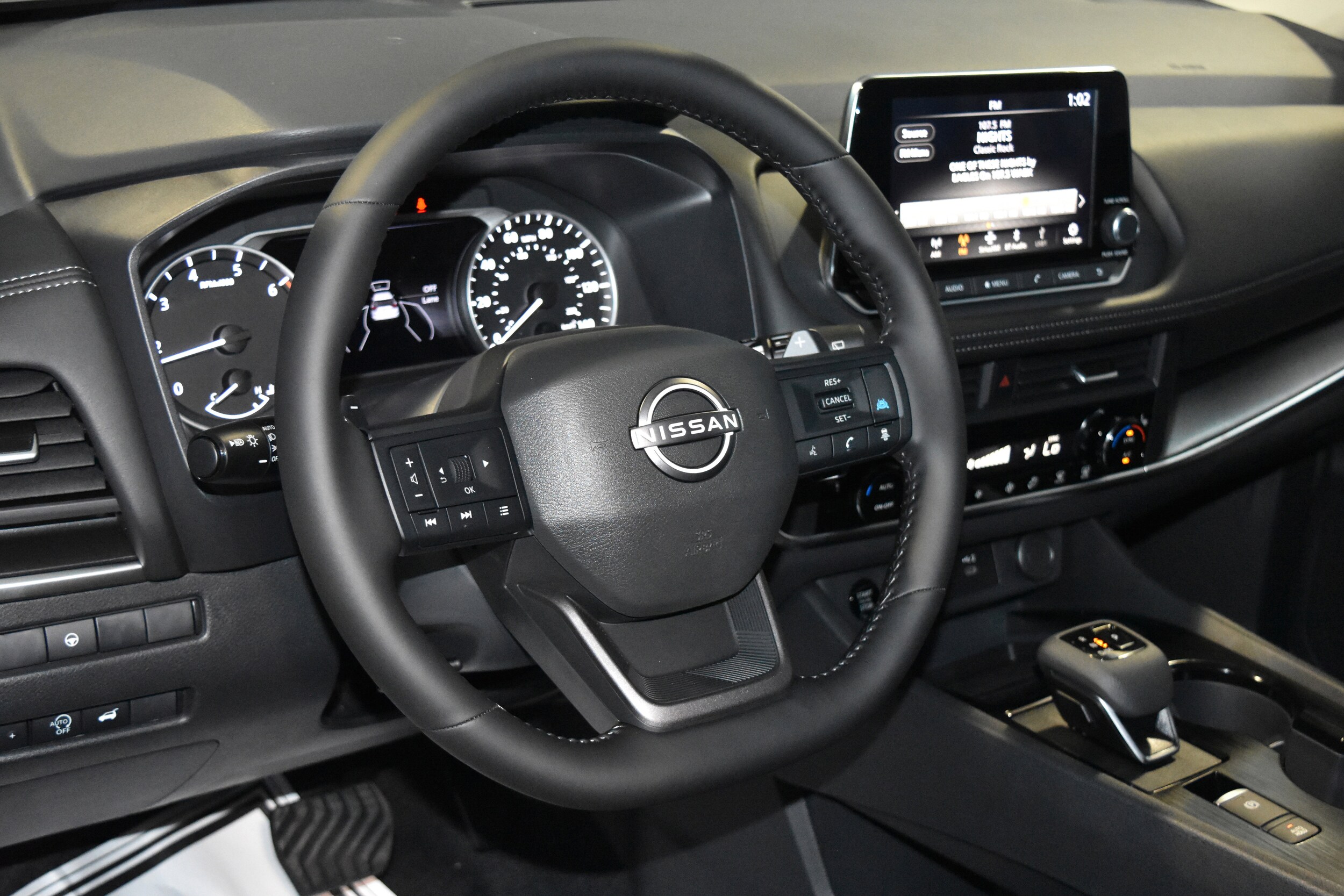 2026 Nissan Rogue SV photo 2