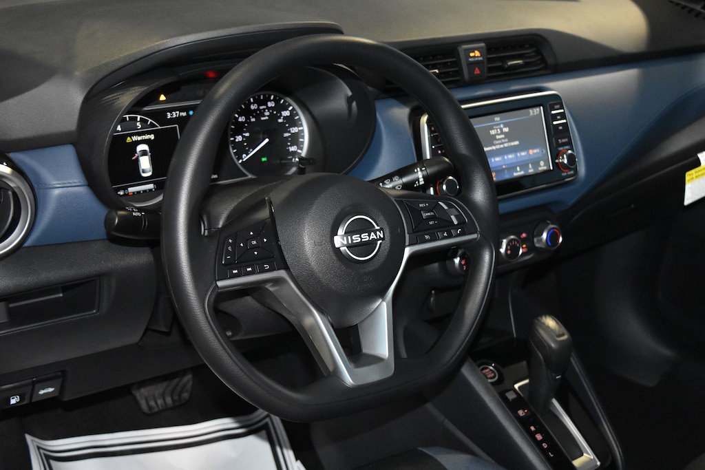 New 2025 Nissan Versa 1.6 SV Sedan