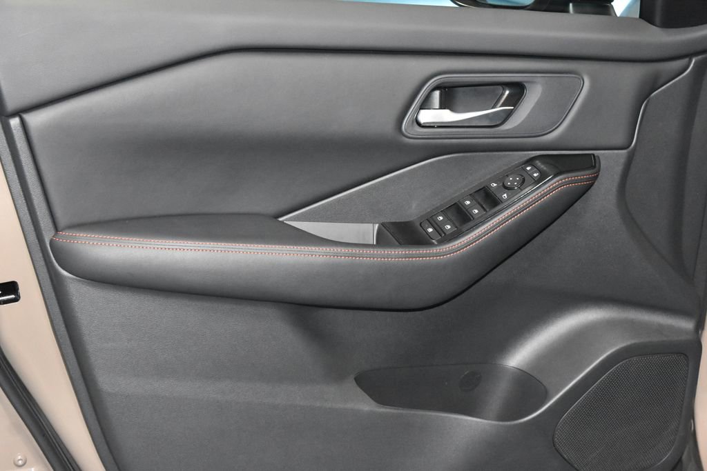 2025 Nissan Rogue photo 4