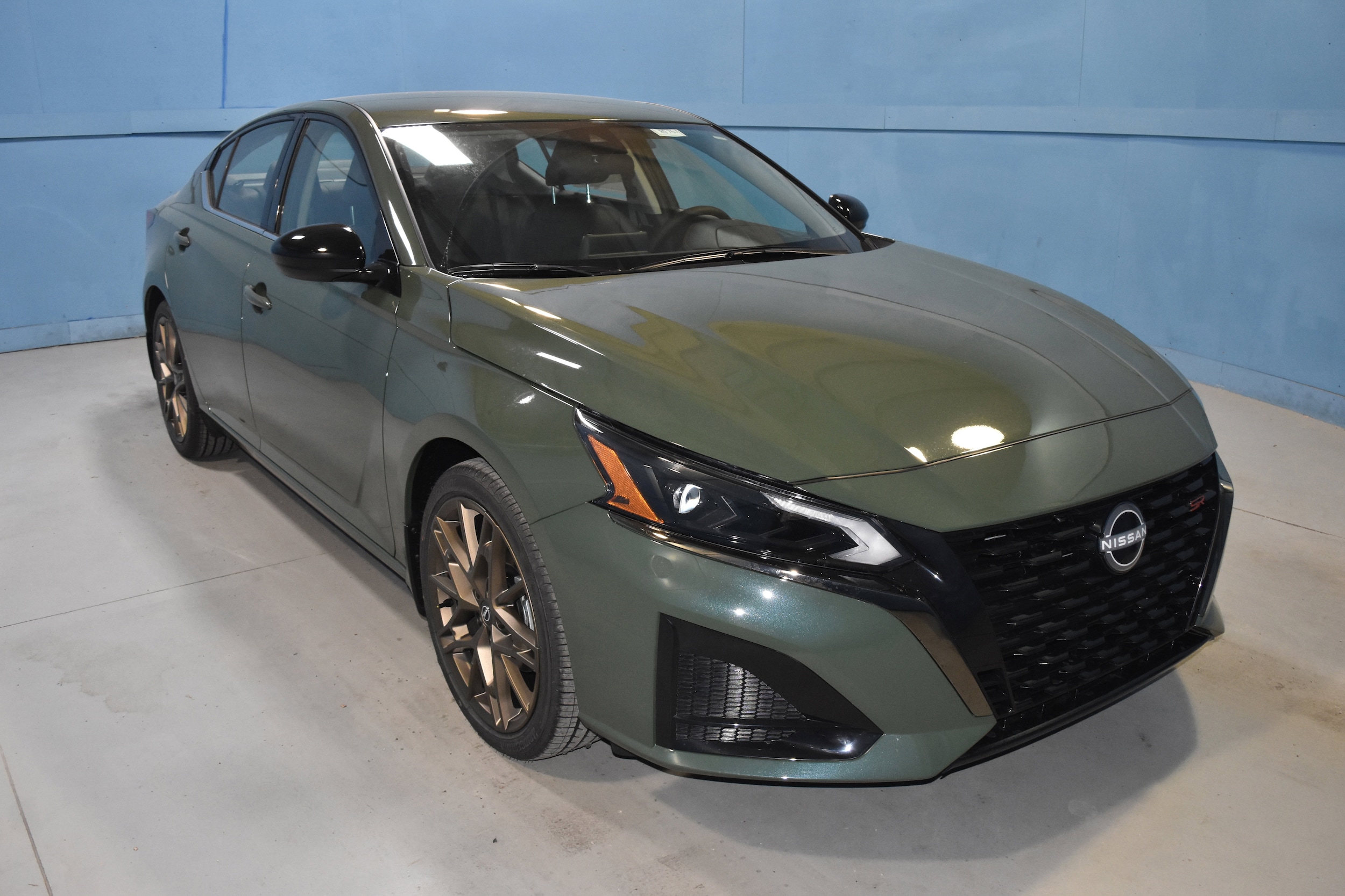 2025 Nissan Altima SR's photo