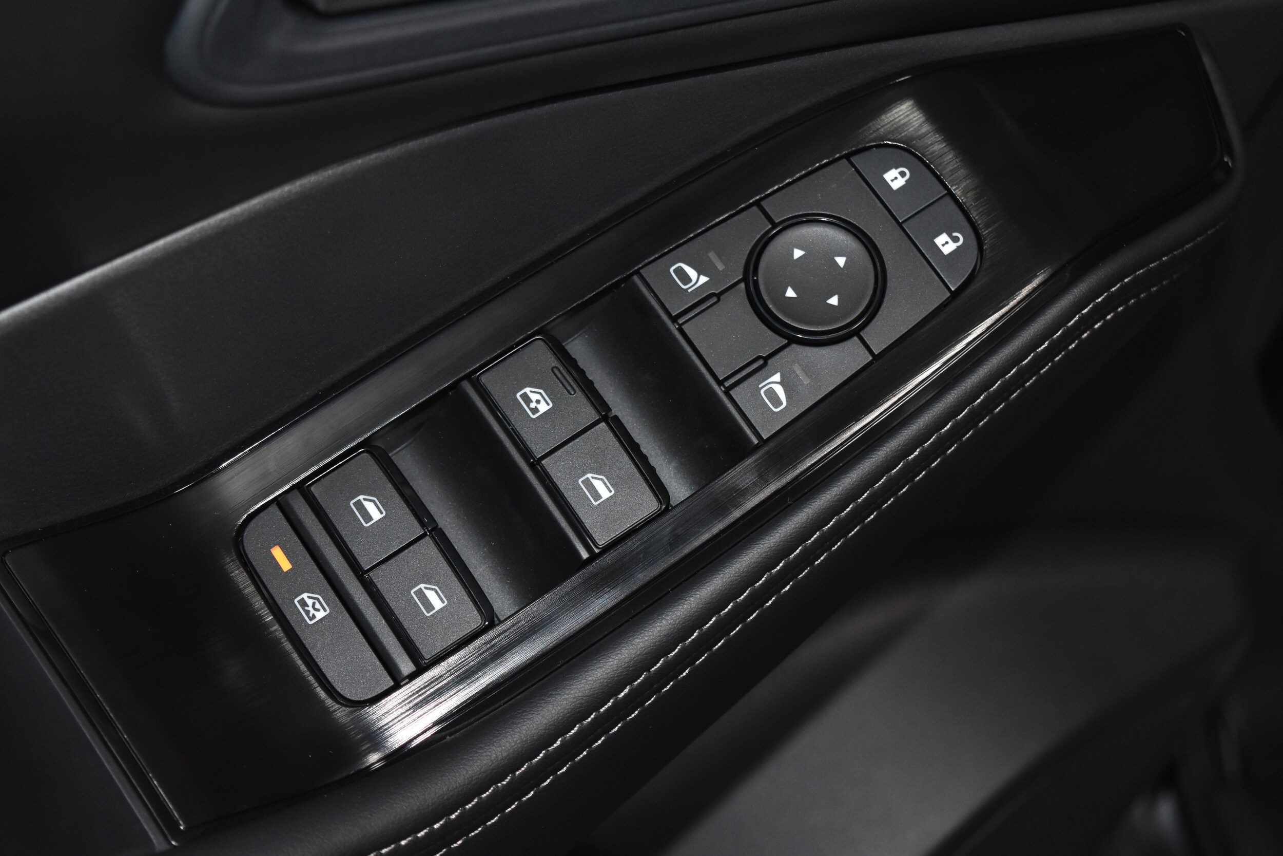 2026 Nissan Rogue AWD SV photo 4