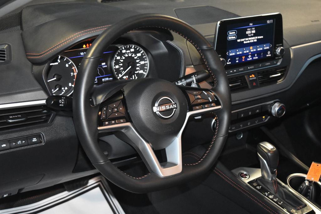 2025 Nissan Altima 2.5 SR photo 2