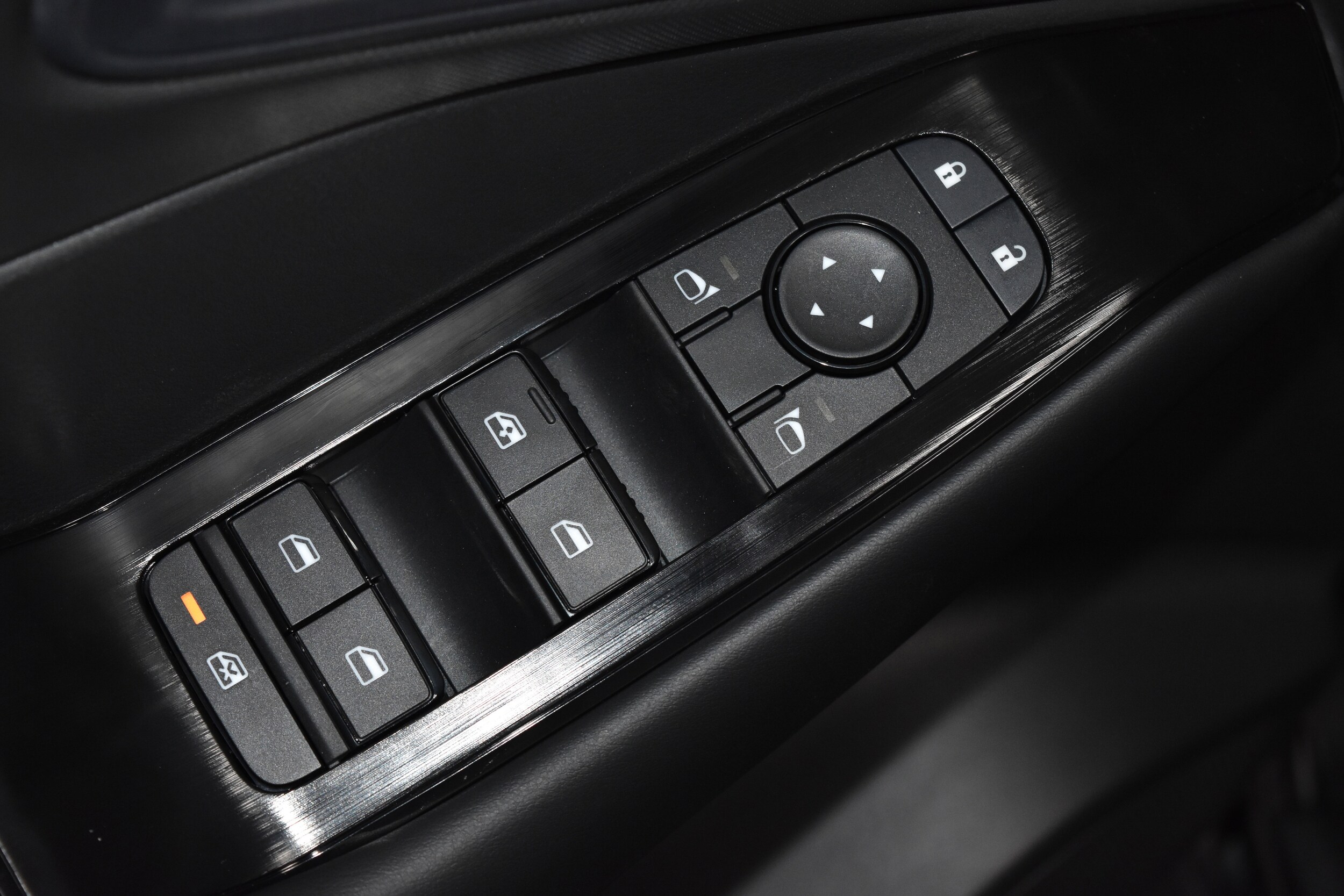 2026 Nissan Rogue S photo 4