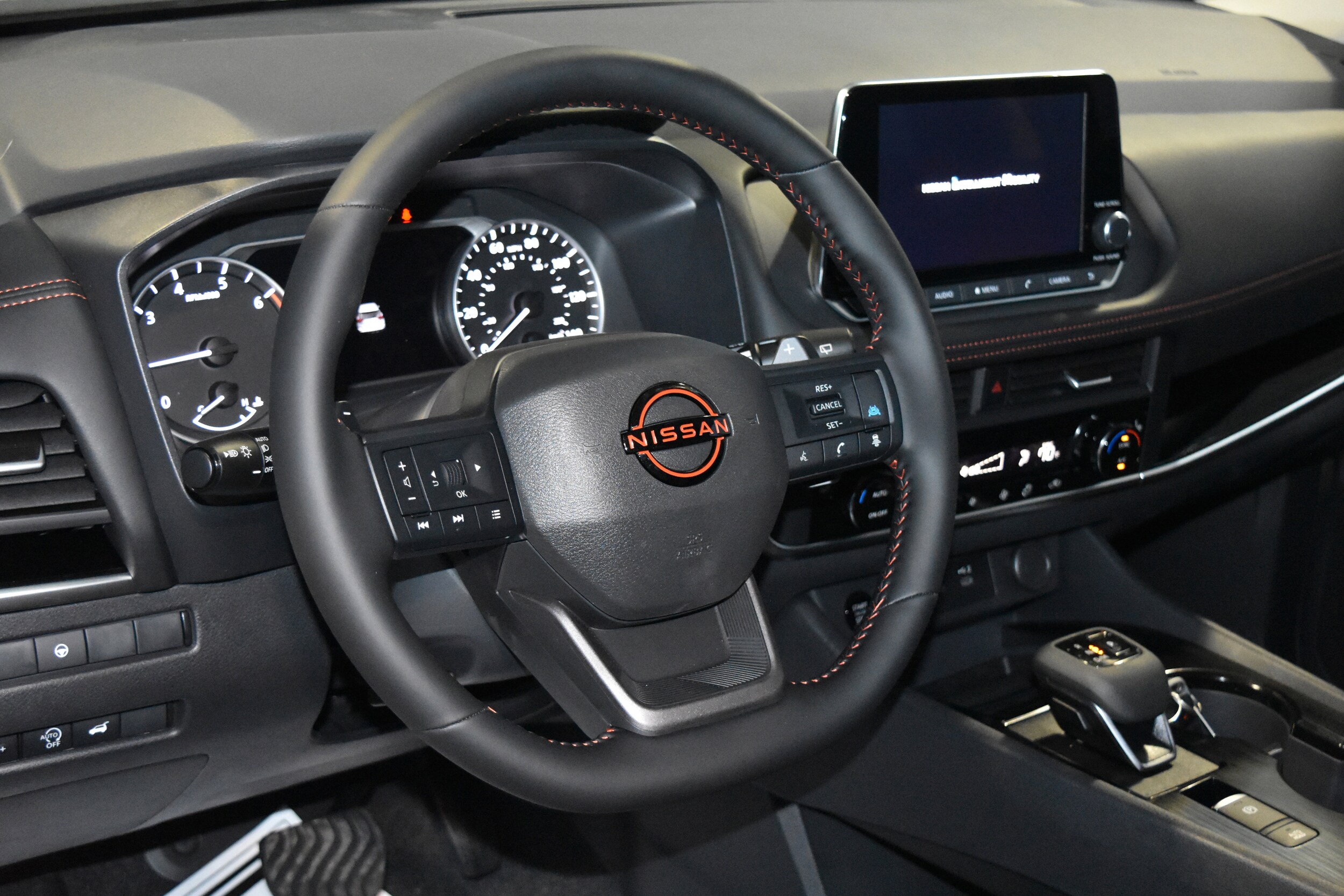 2026 Nissan Rogue SV photo 3