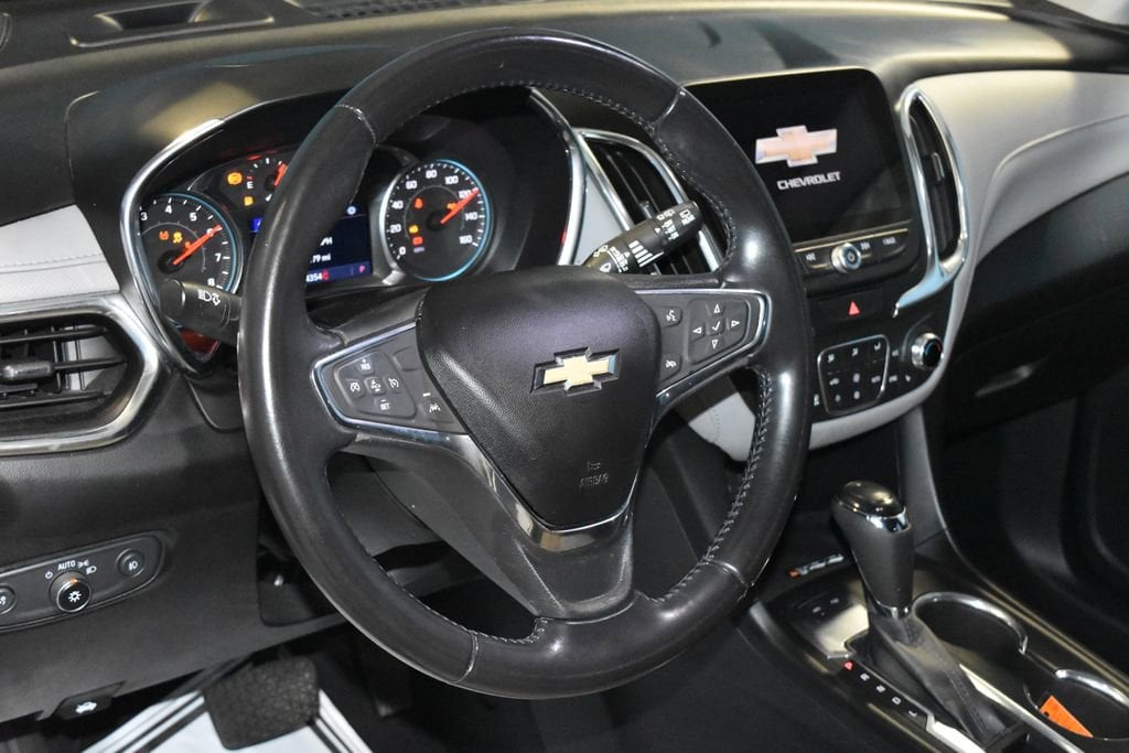 Used 2020 Chevrolet Equinox Premier with VIN 2GNAXYEX6L6220055 for sale in Evansville, IN