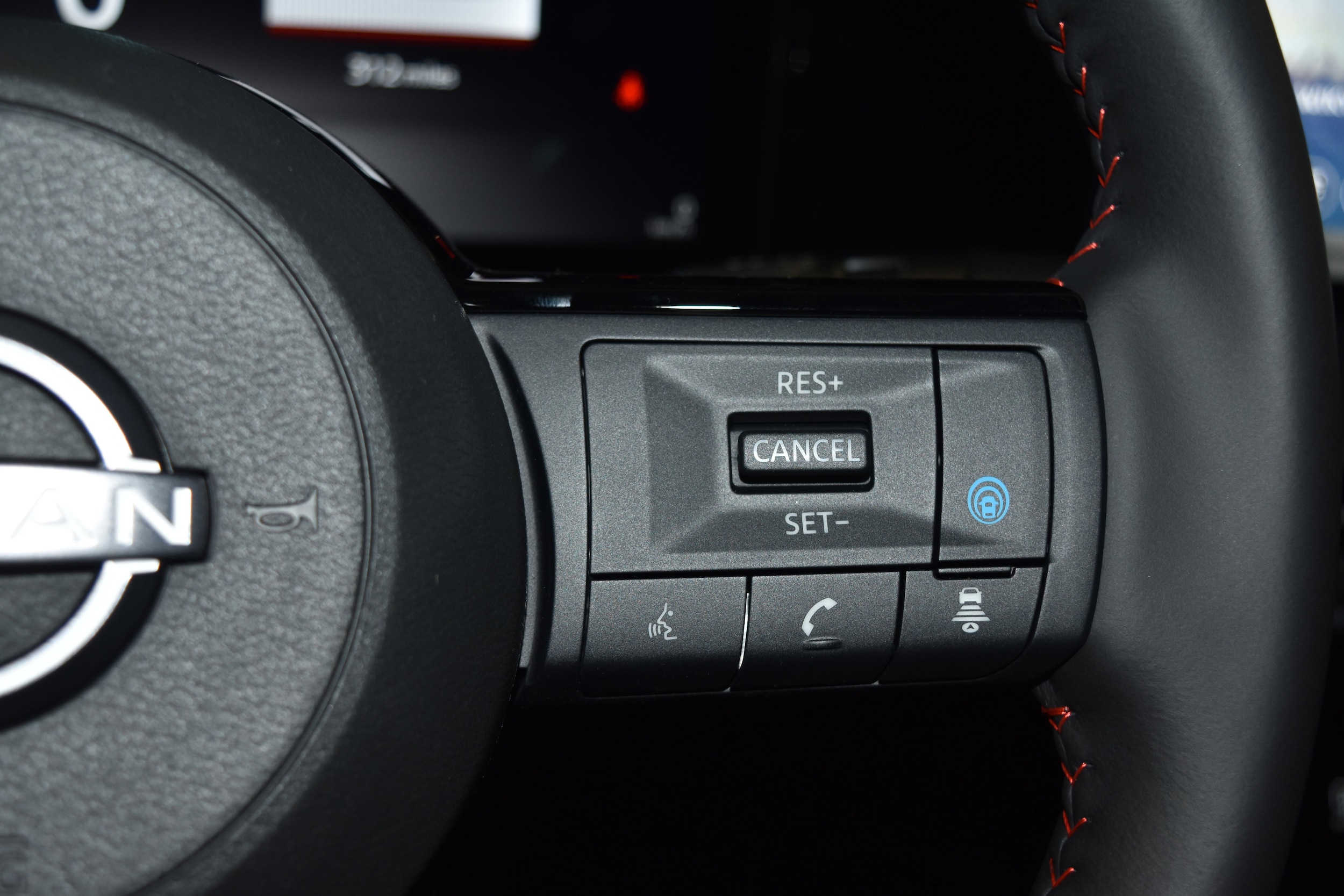 2025 Nissan Kicks SR AWD - Photo 7