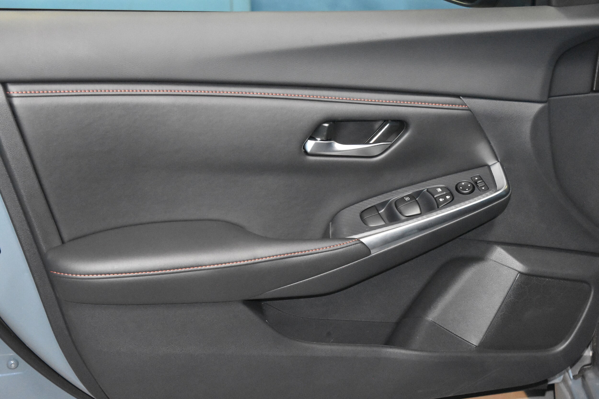 2025 Nissan Sentra SR photo 3