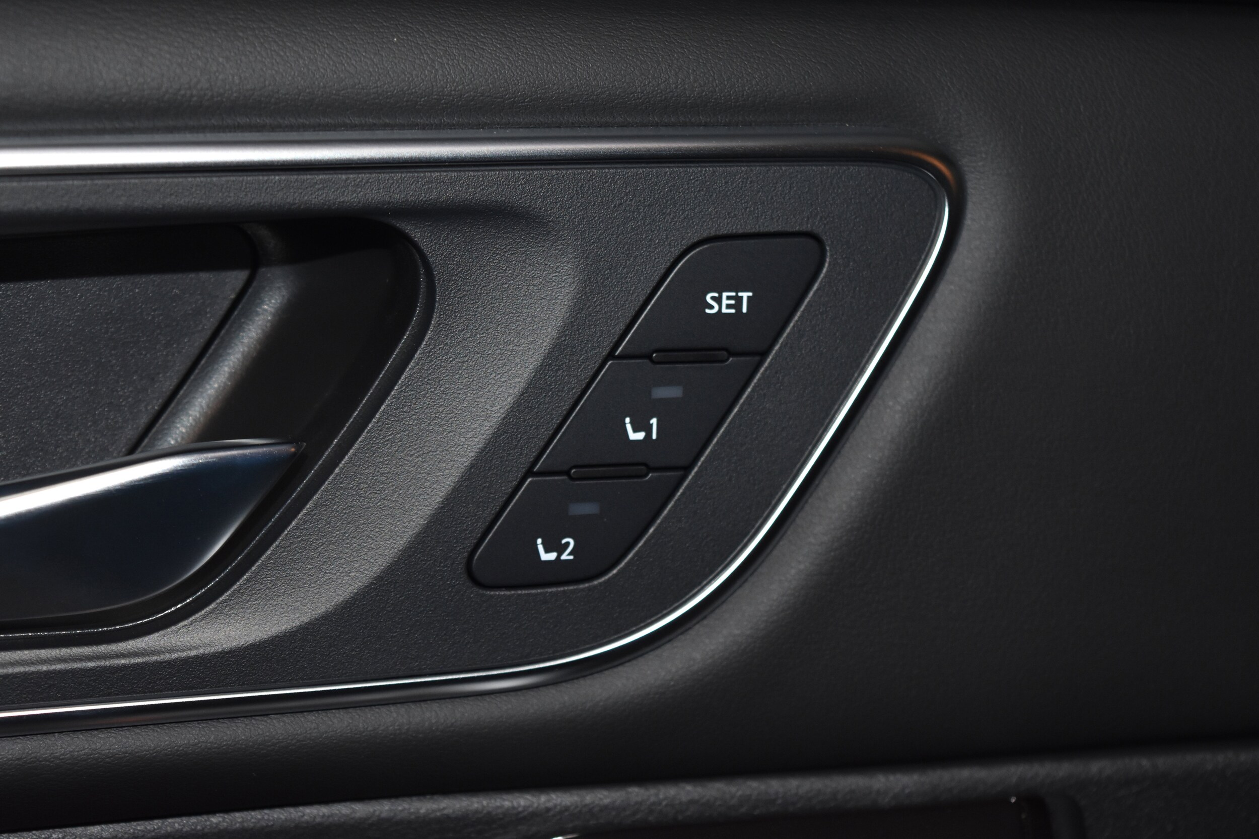 2026 Nissan Rogue Platinum photo 5