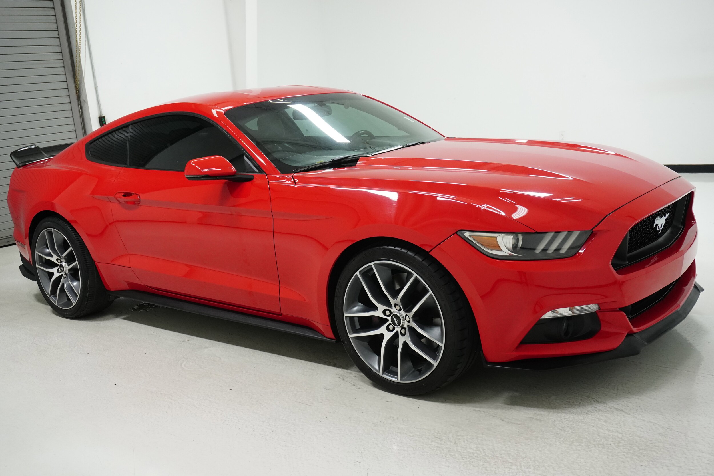 2015 Ford Mustang EcoBoost photo 3
