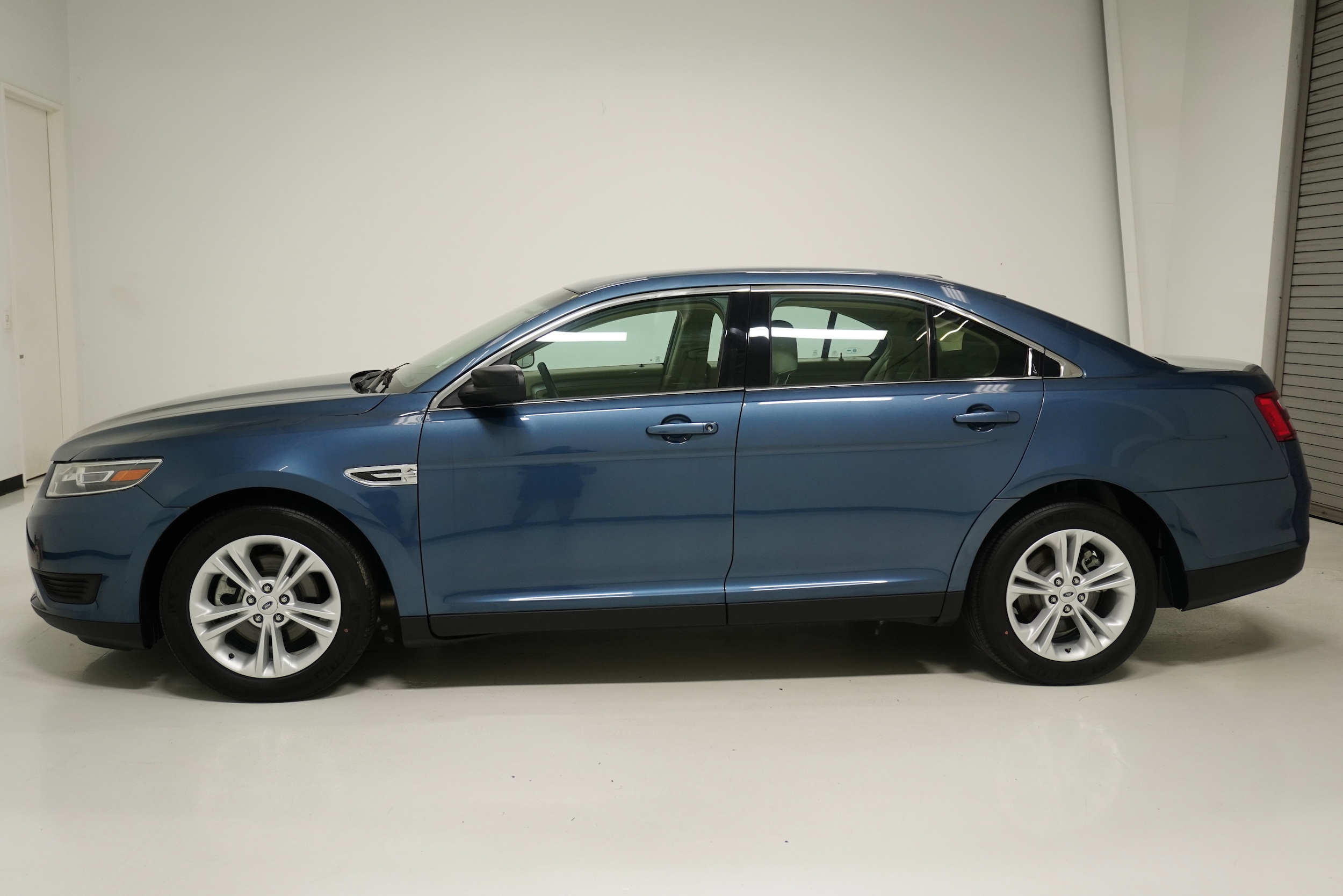 2018 Ford Taurus SE - Photo 7