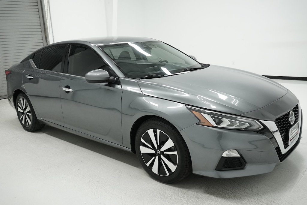Used 2021 Nissan Altima 2.5 SV Sedan