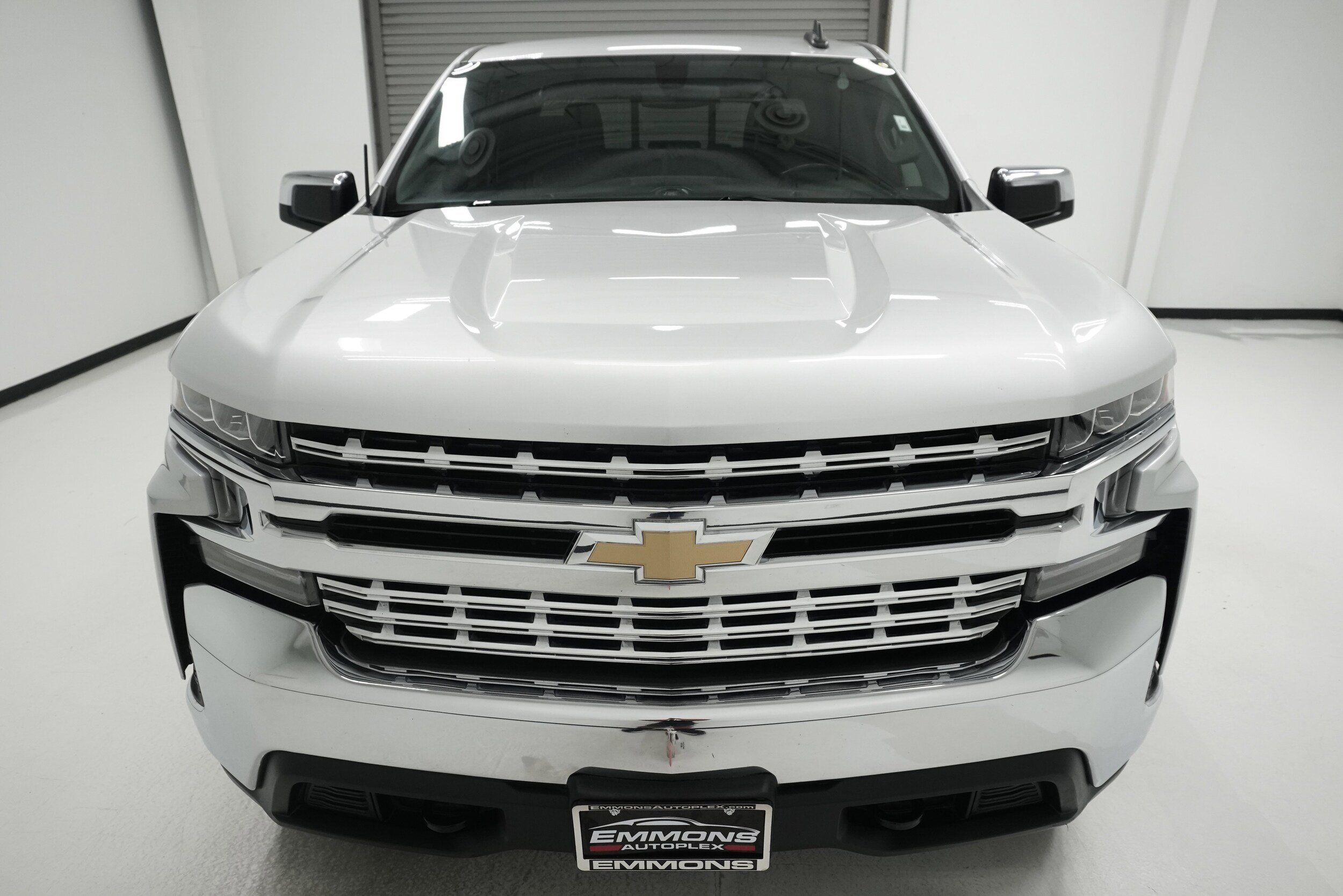 2021 Chevrolet Silverado 1500 LT photo 2