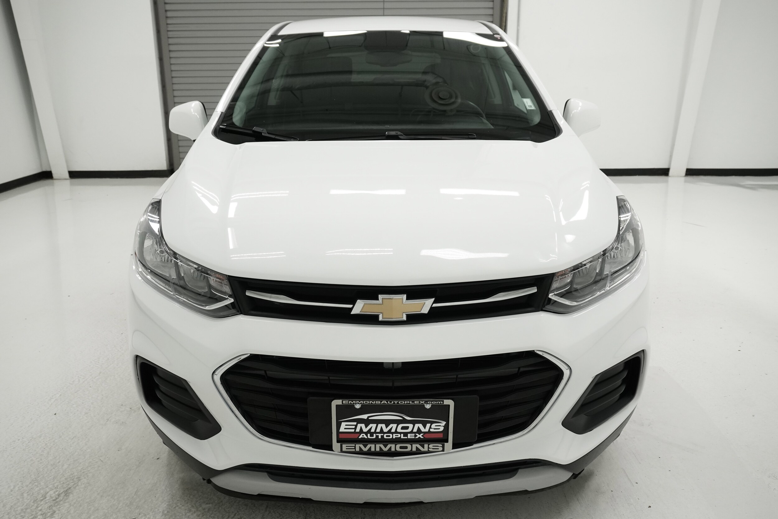 2022 Chevrolet Trax LS photo 2