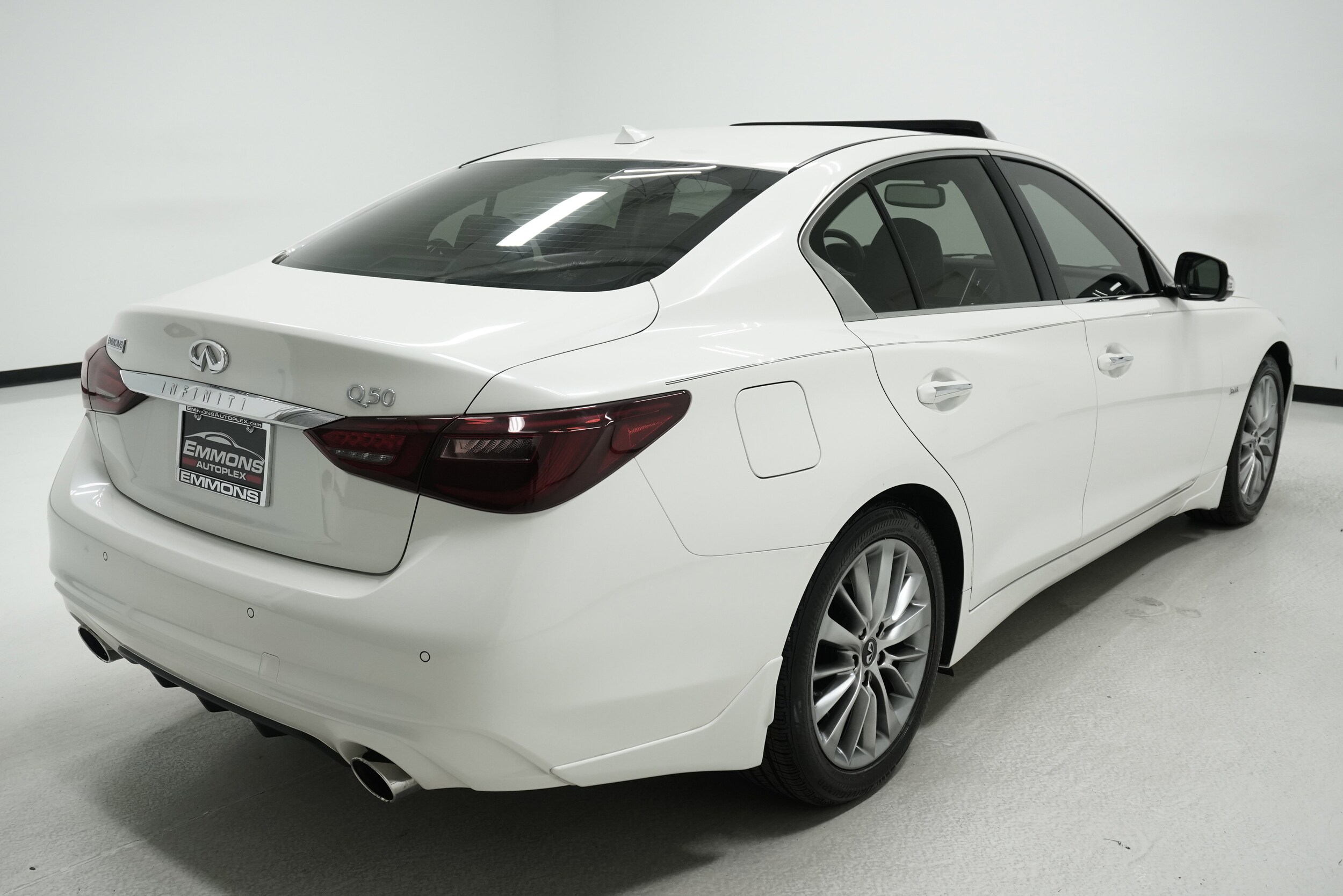2018 Infiniti Q50 3.0t LUXE photo 2