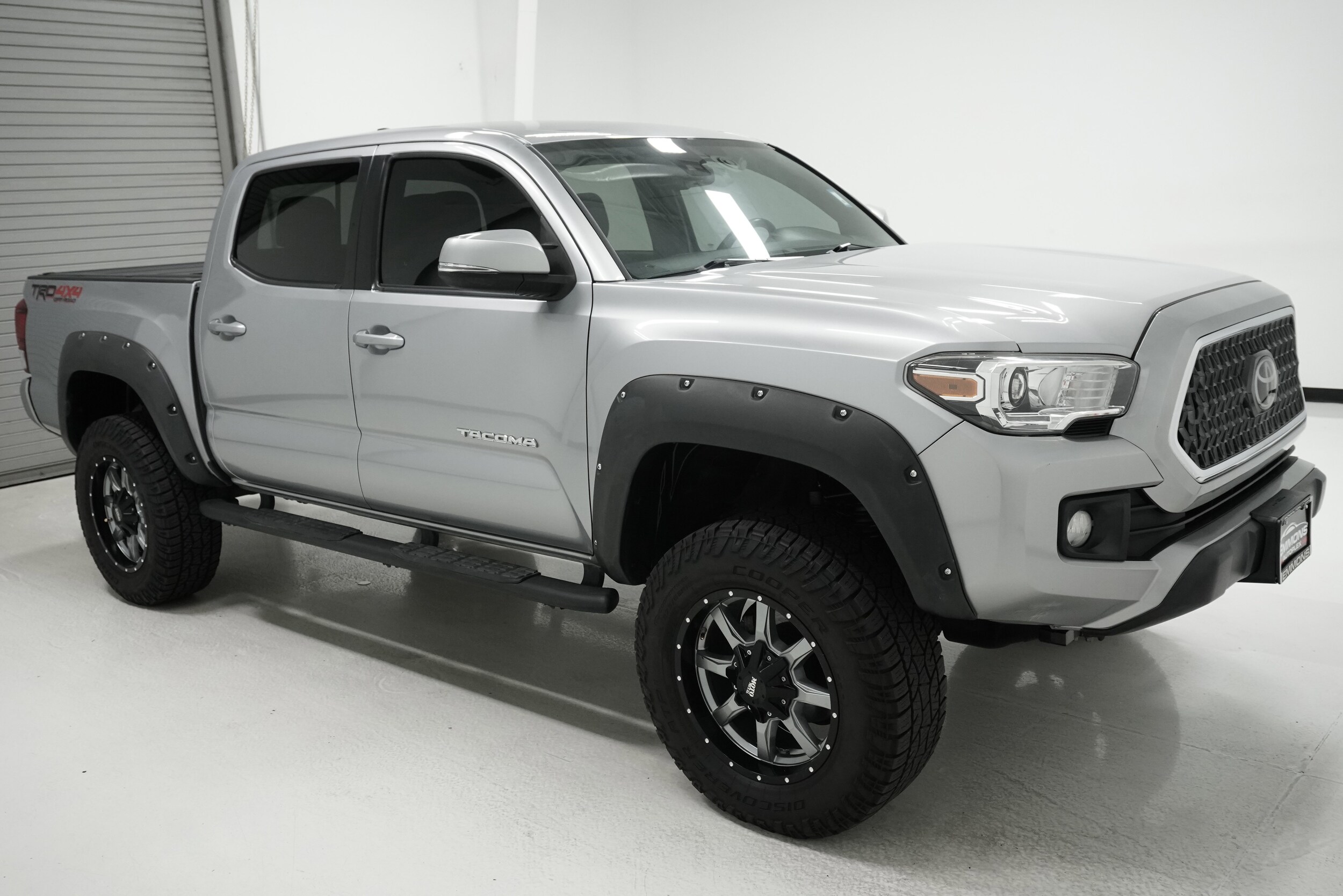 2019 Toyota Tacoma TRD photo 3