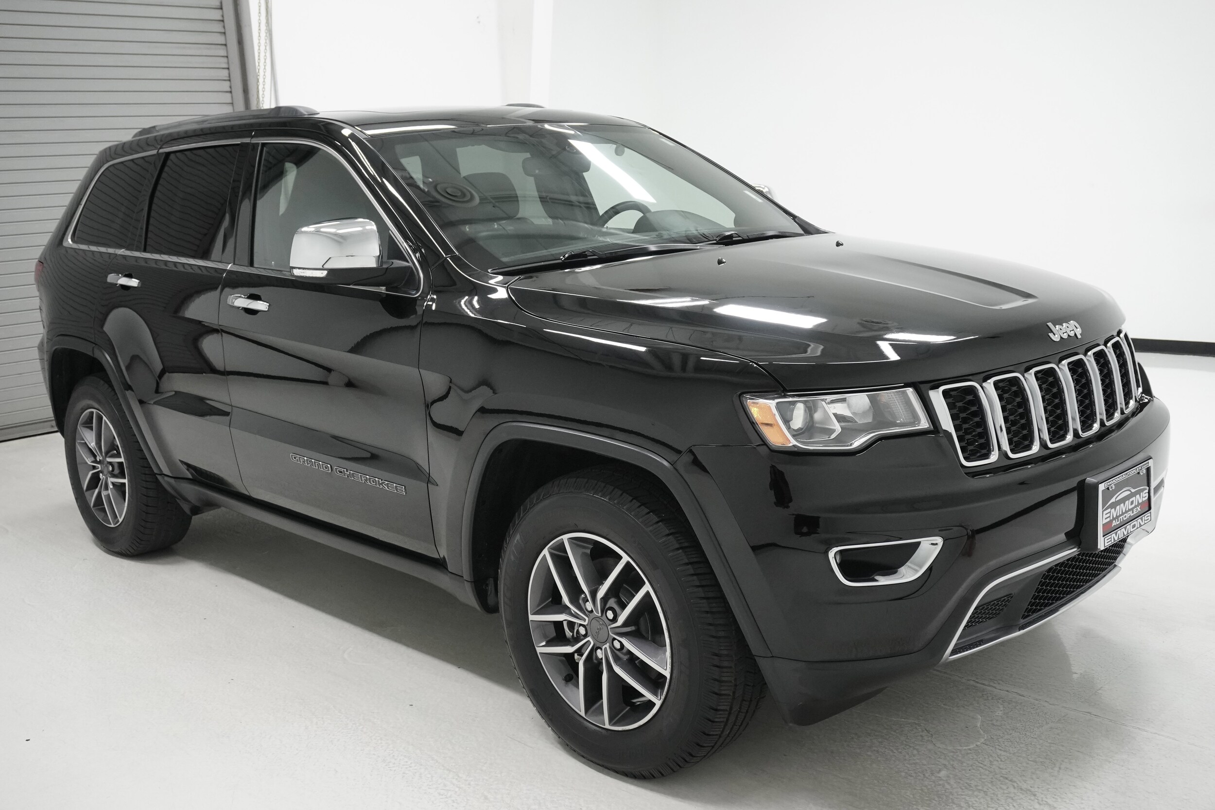 2020 Jeep Grand Cherokee Limited photo 2